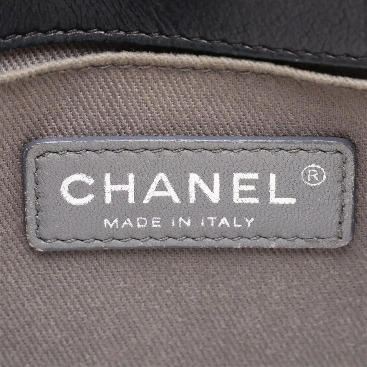 Boy Chanel 25 Lambskin Chain Shoulder Bag, Black with Gunmetal Hardware, 15930716 (Serial Number , A67086) — view 9