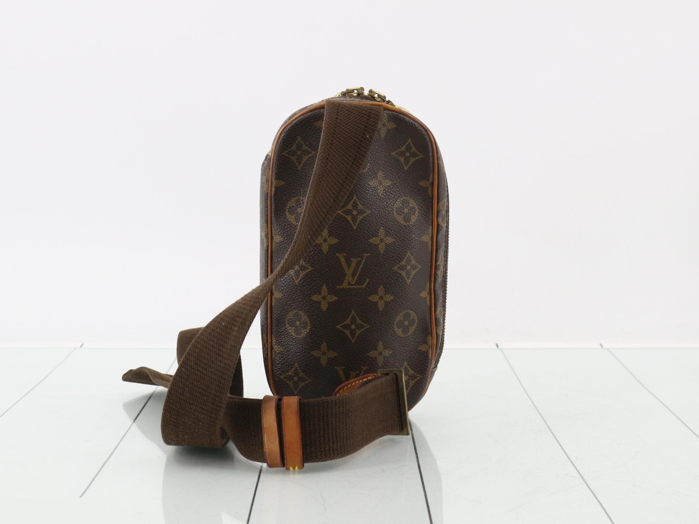 Pochette Gange — view 2
