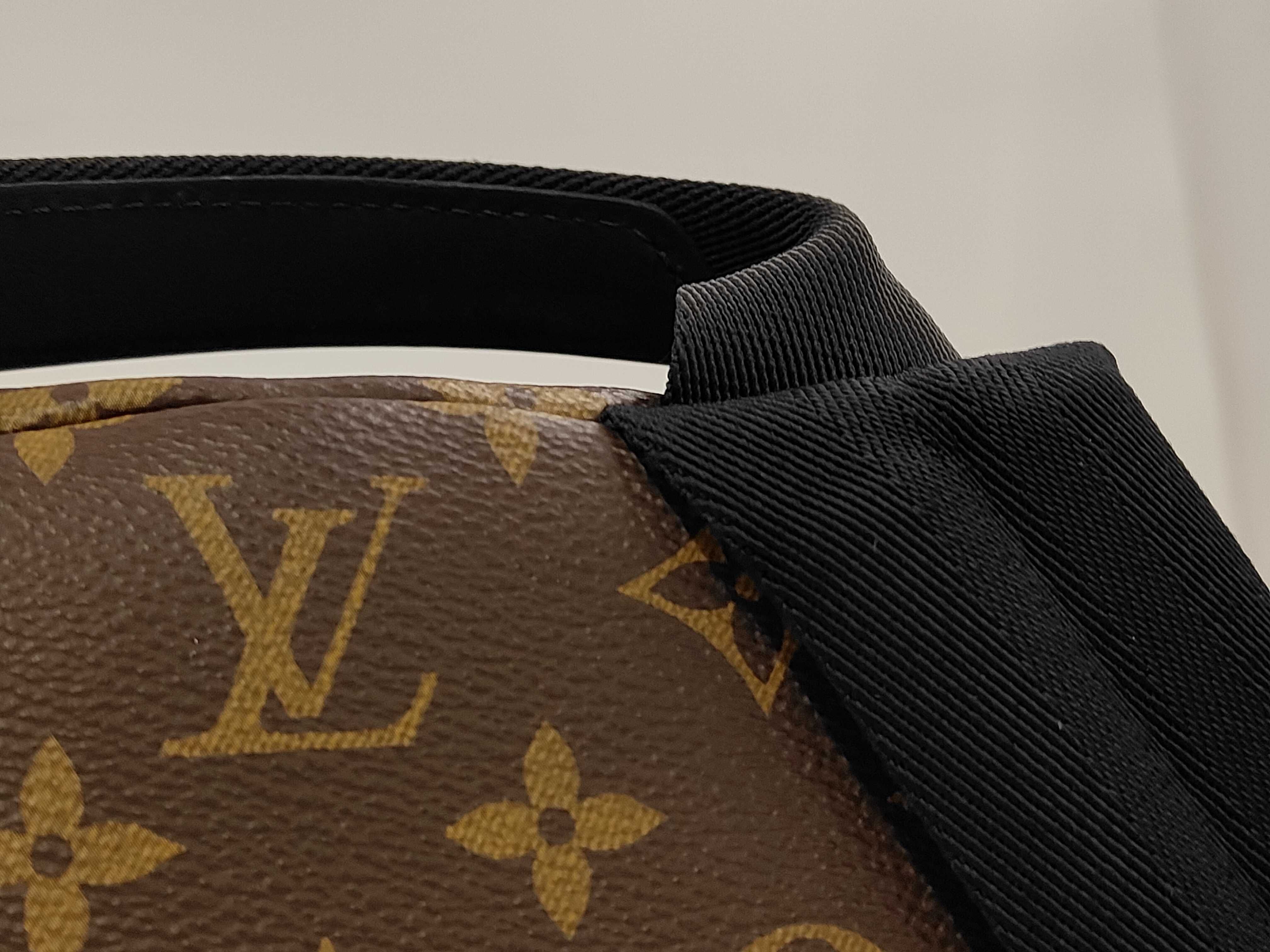 LV/Palm Springs Backpack MM/M44874/PL0240/Monogram Backpack — view 4
