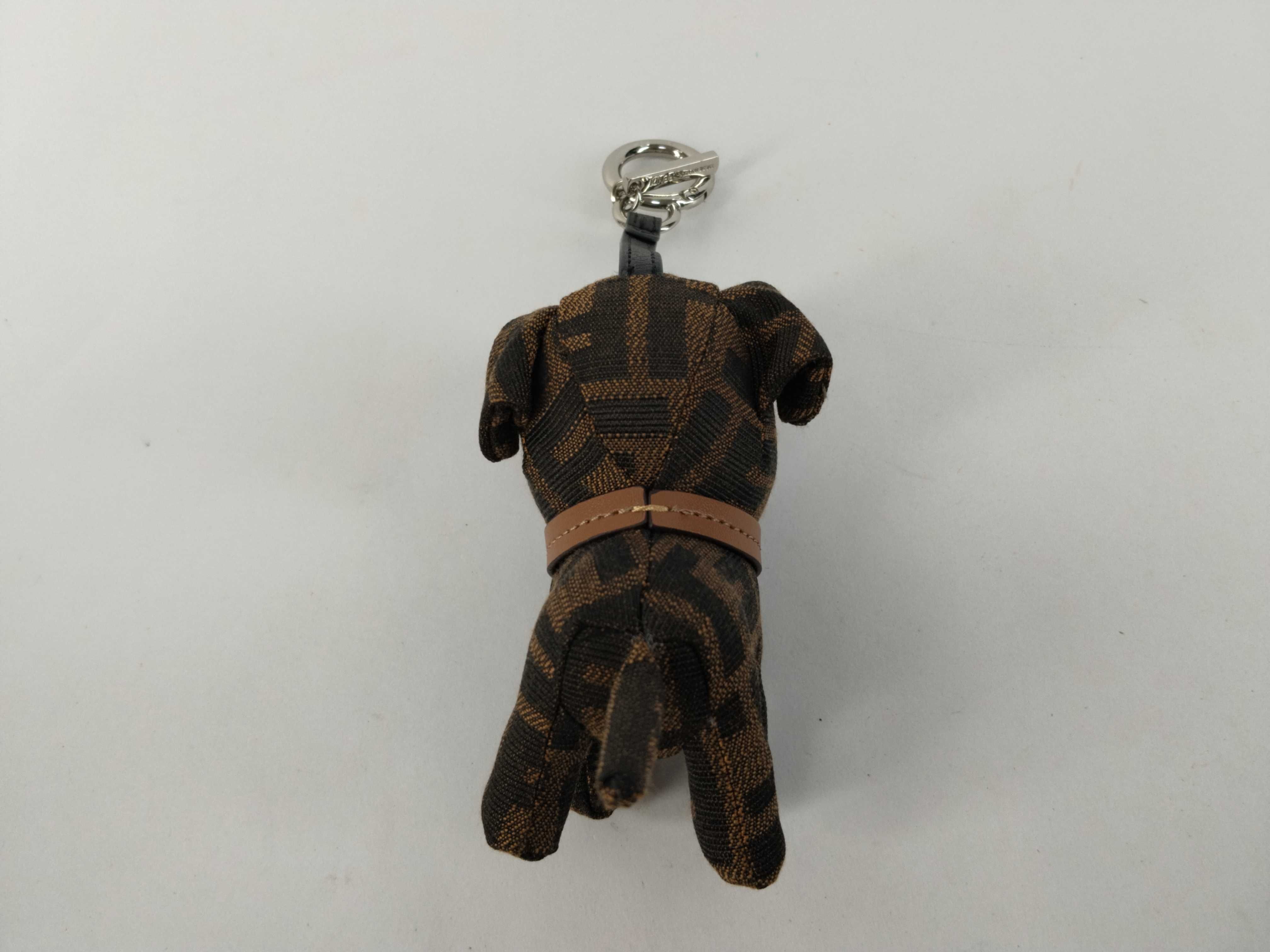 charm — view 3