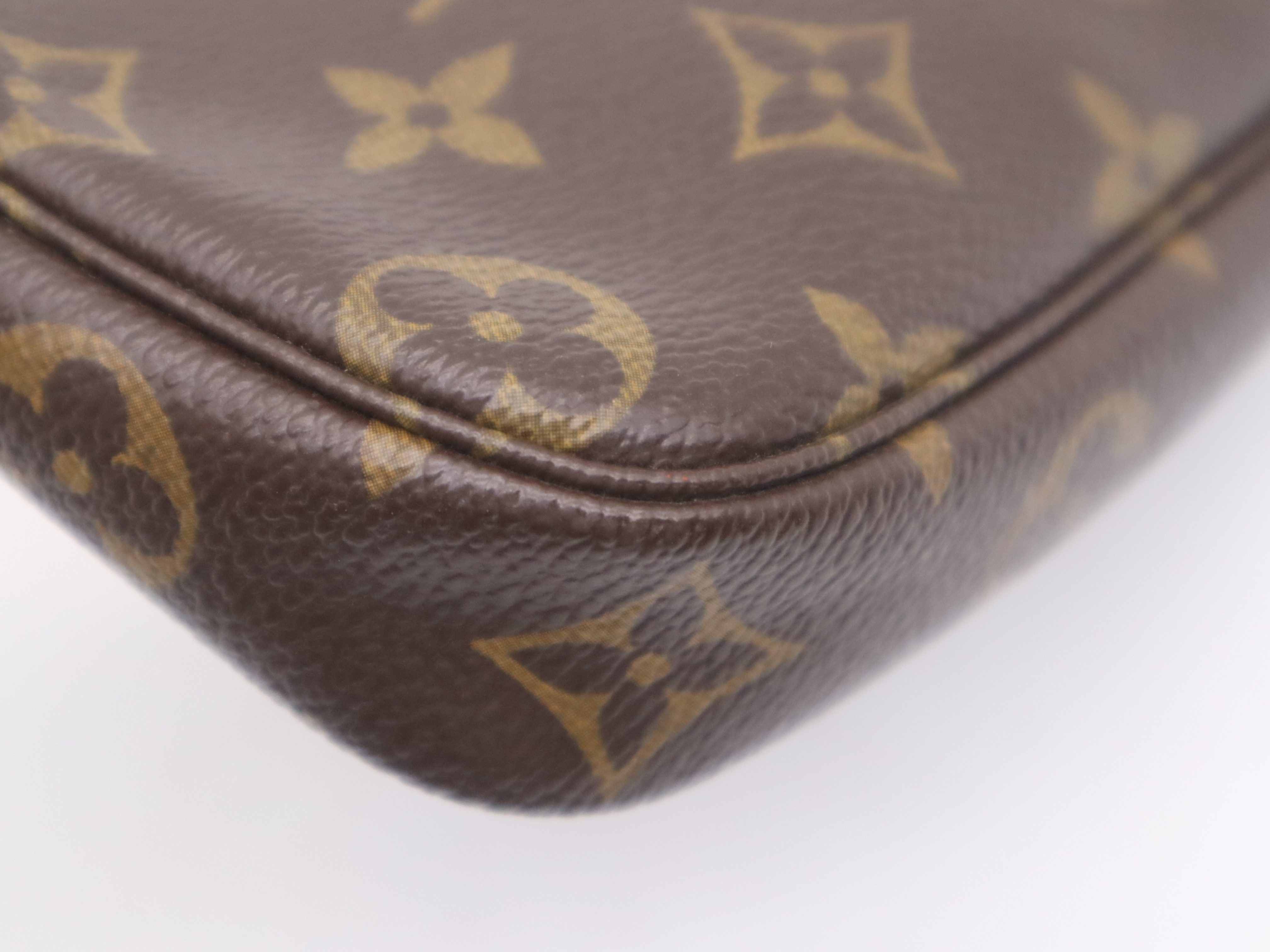 M95008 Cherry Pochette Accessoires Pouch — view 9