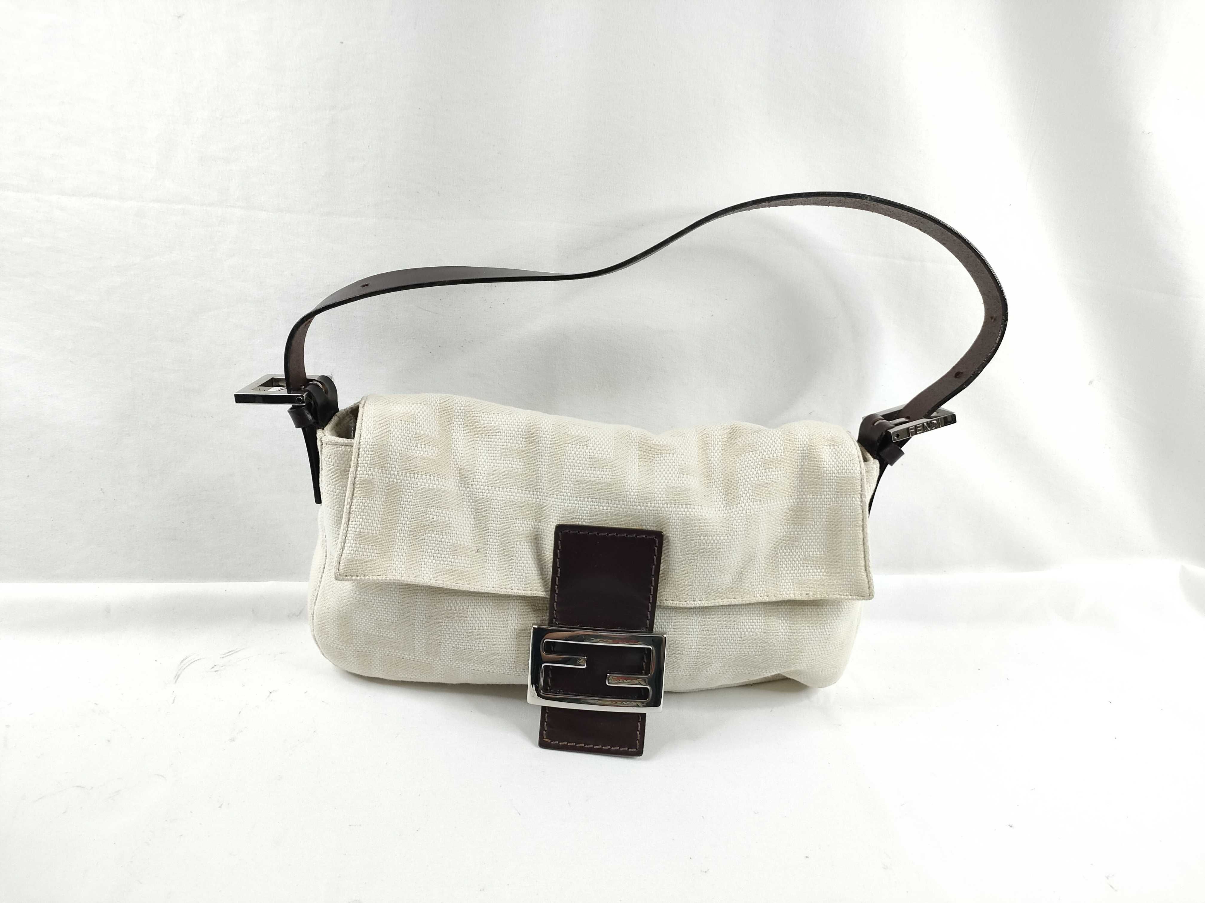 Zucca pattern Fendi Mamma Bucket Zucca pattern canvas x leather beige shoulder bag one-shoulder bag
