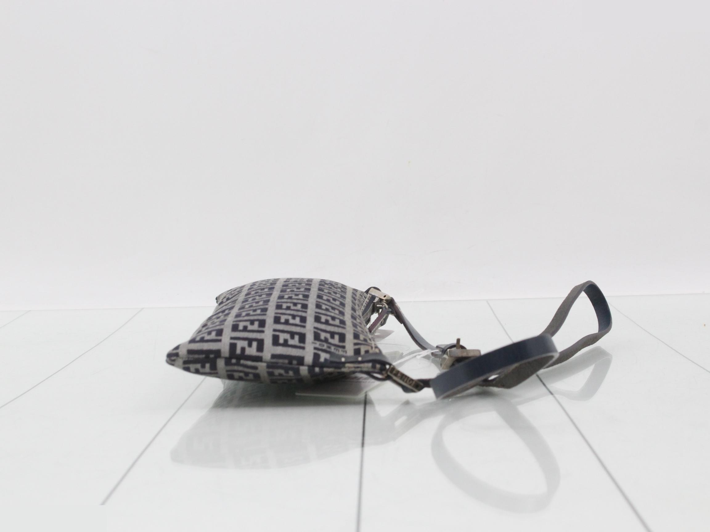 handbag — view 3