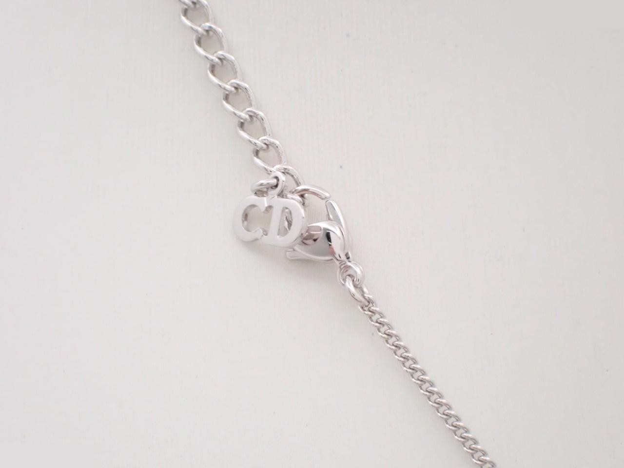 Silver necklace, chain approximately 42cm — view 2