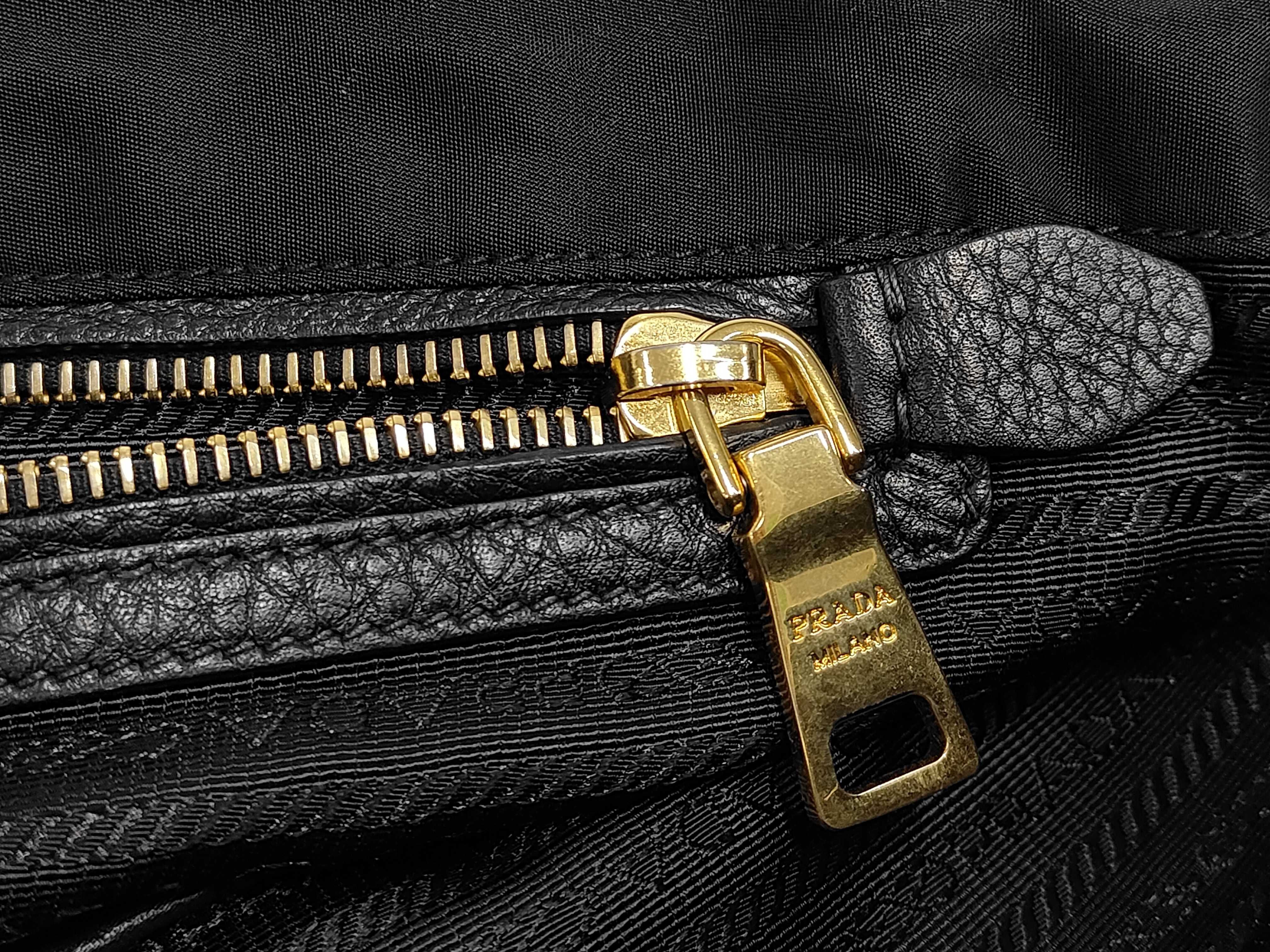 Embossed Logo Nylon Triangle Logo Tote Bag — view 9