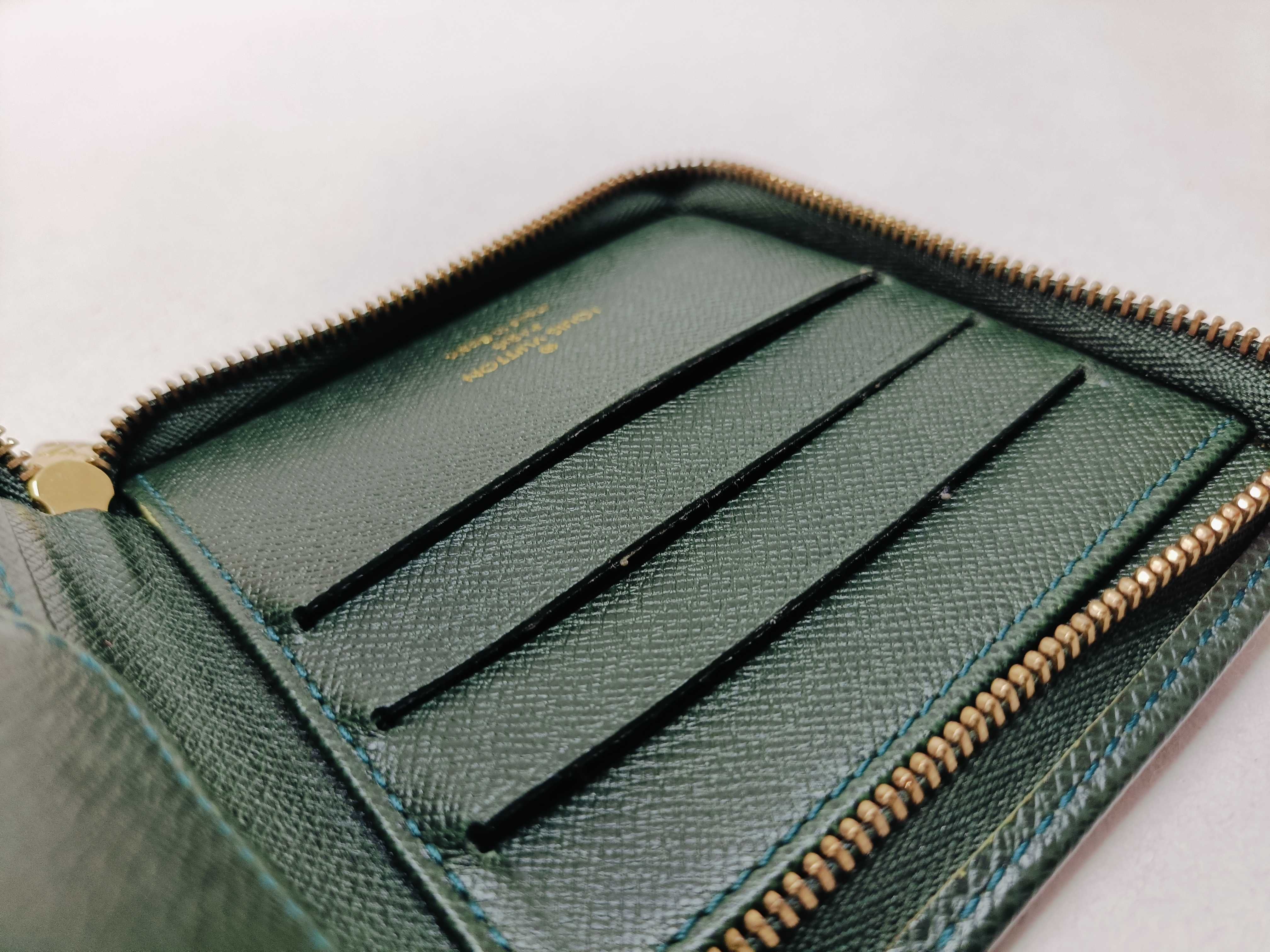 Taiga Zippy Wallet Bi-fold Wallet — view 15