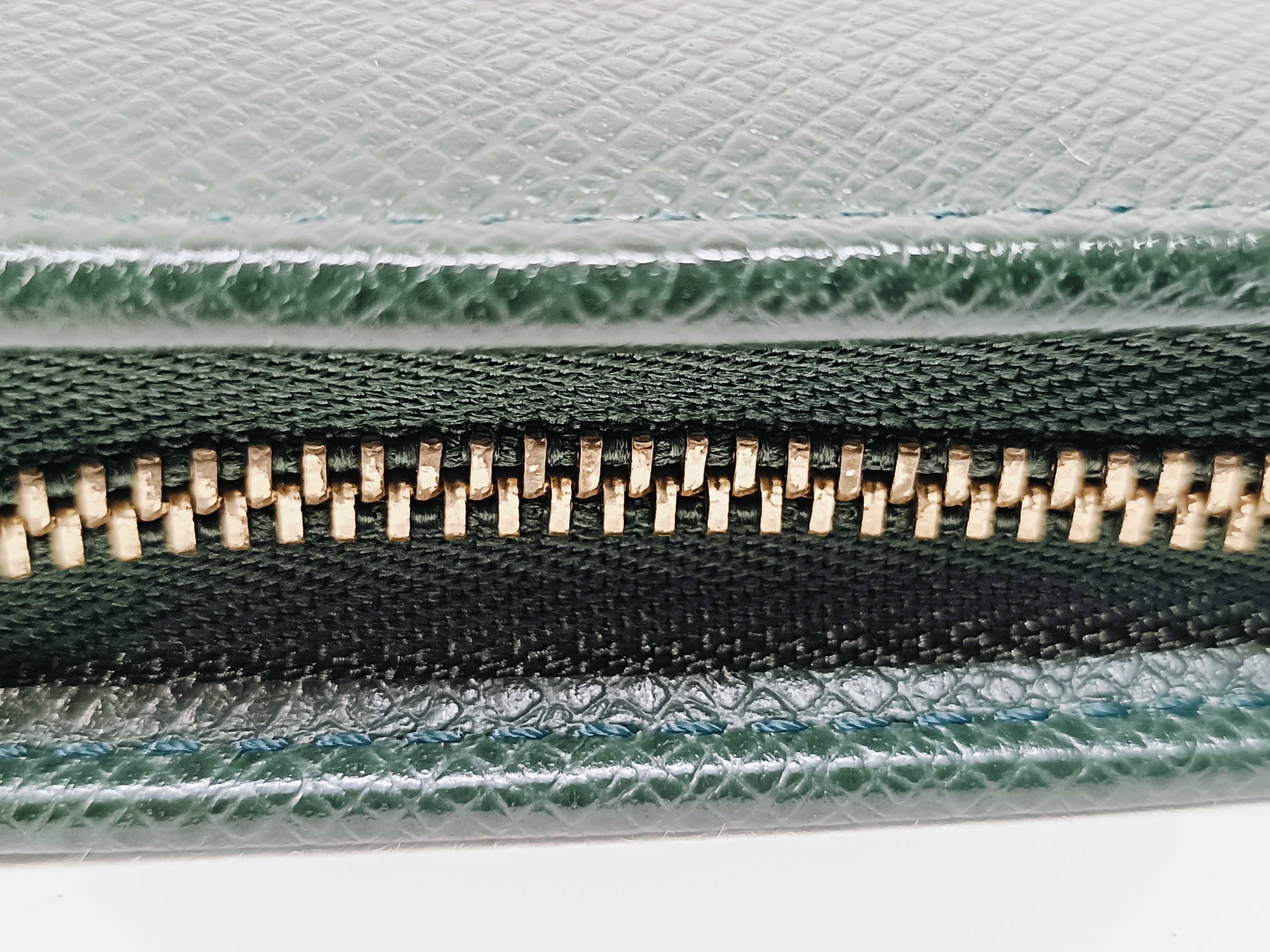 Taiga Zippy Wallet Bi-fold Wallet — view 9