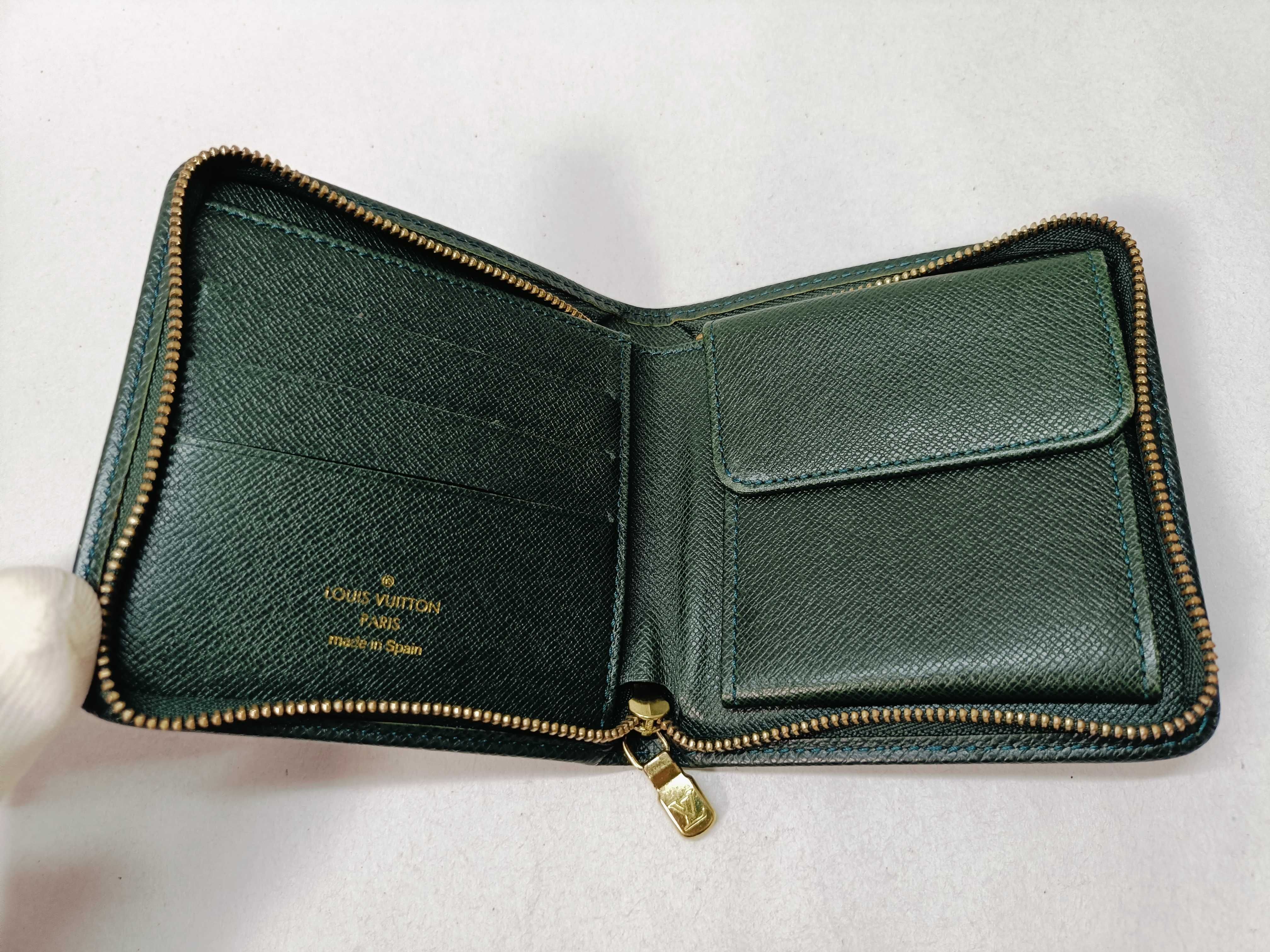 Taiga Zippy Wallet Bi-fold Wallet — view 10