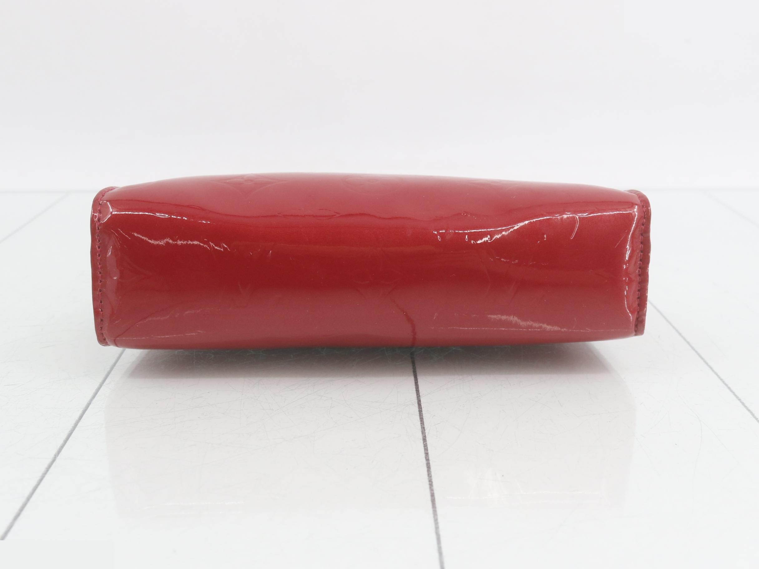 pouch — view 3