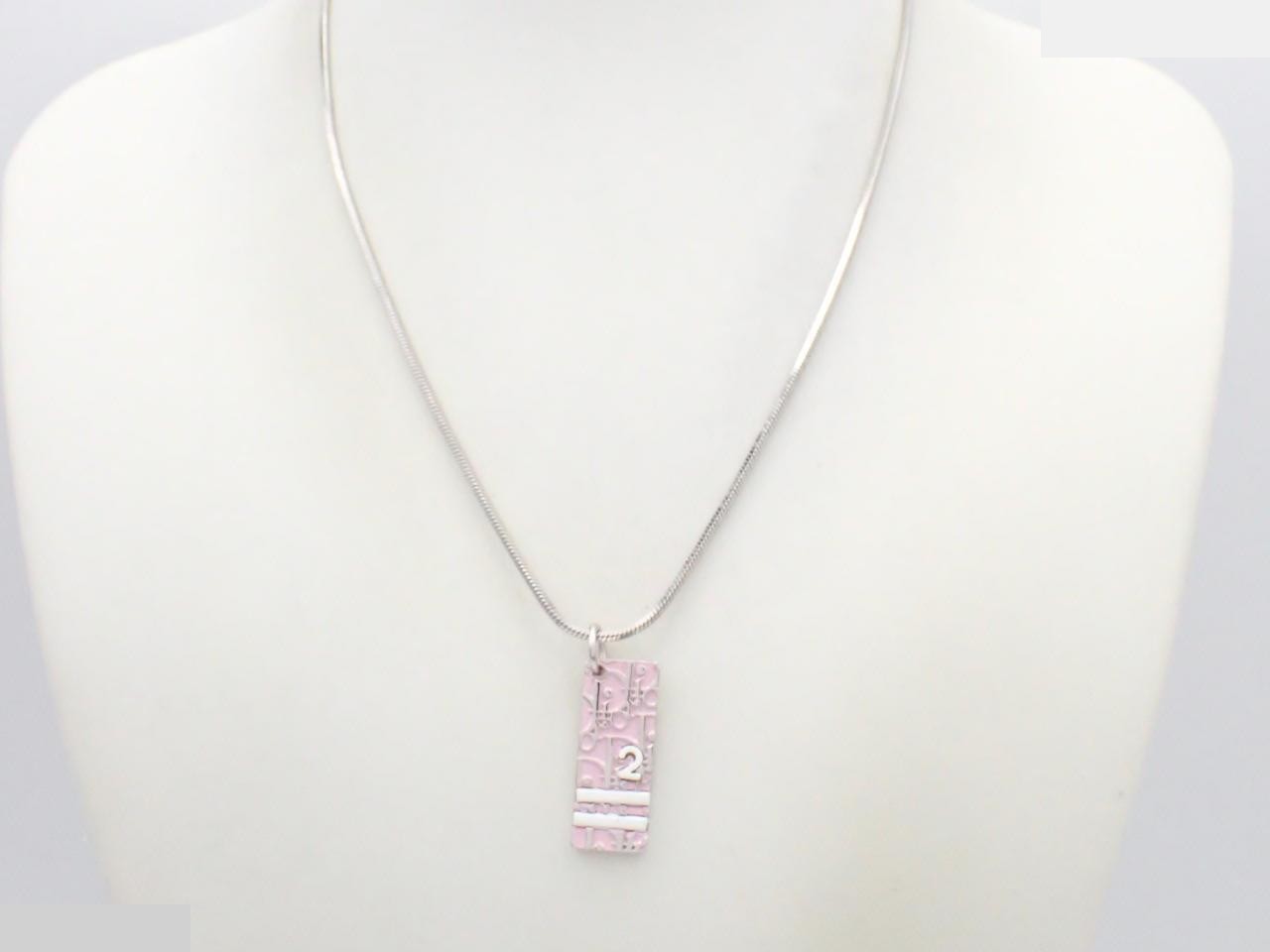 Trotter (precious metal) necklace pendant, chain approximately 40cm — view 3