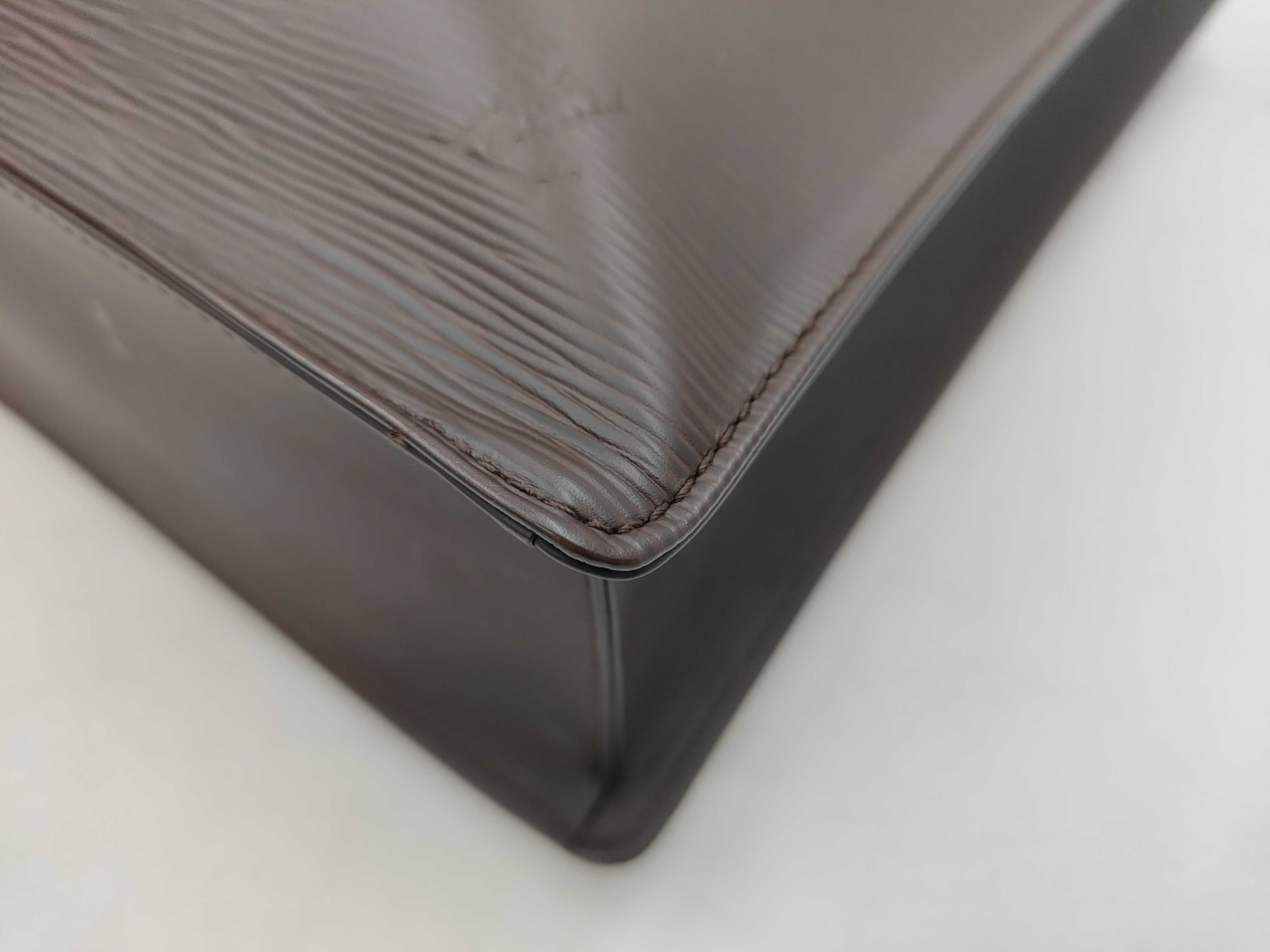 Epi Sac Plat Brown Tote Bag — view 6
