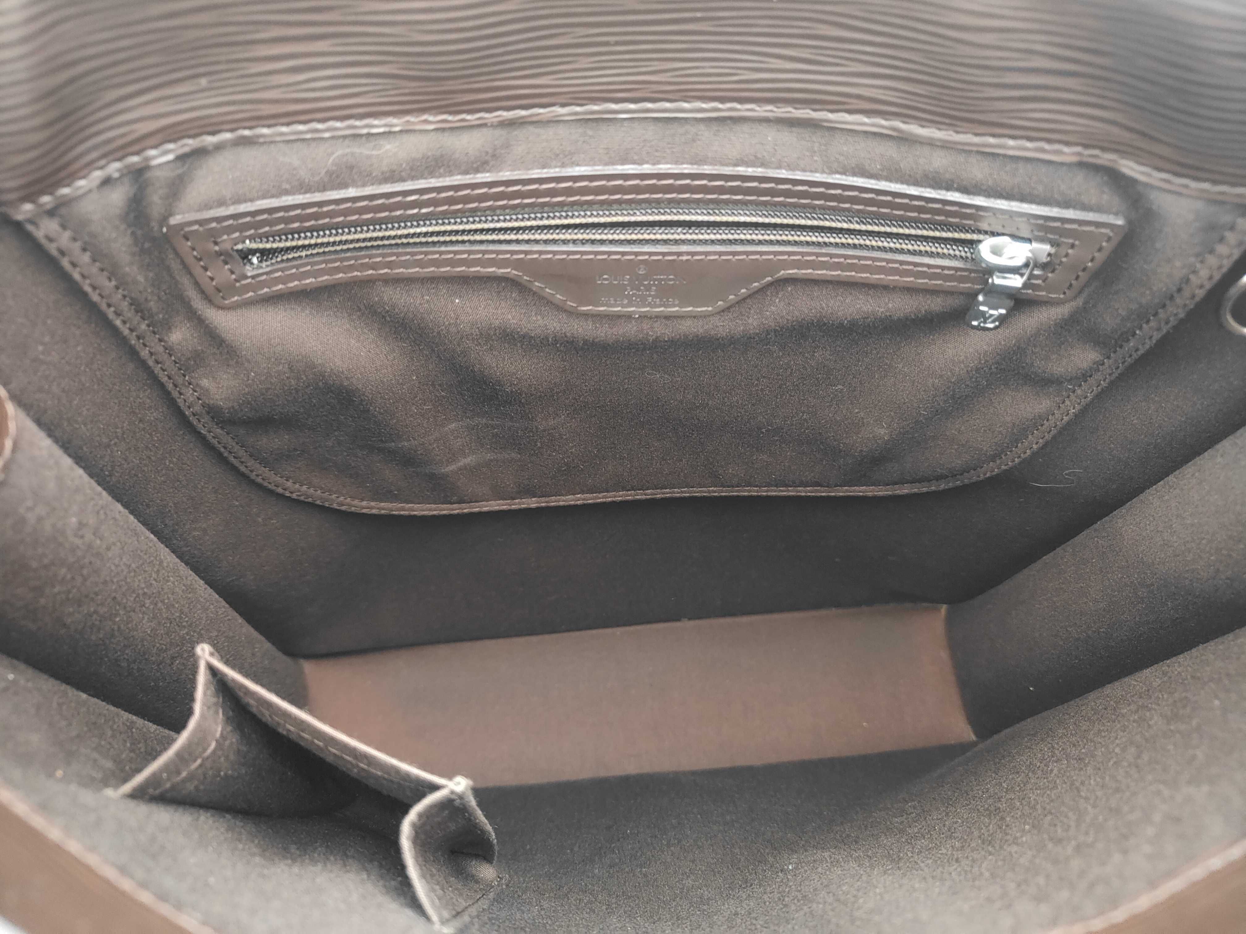 Epi Sac Plat Brown Tote Bag — view 8