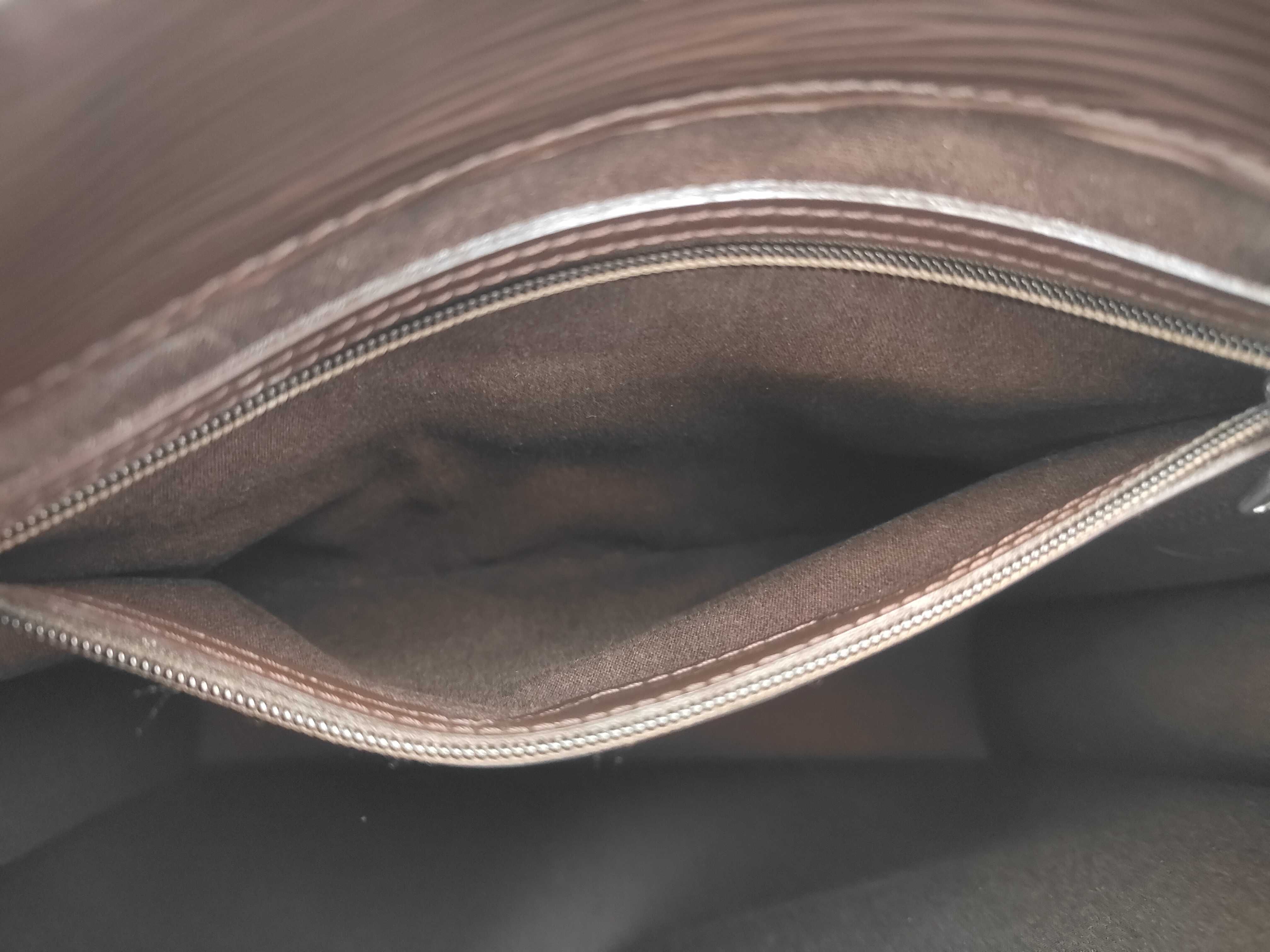 Epi Sac Plat Brown Tote Bag — view 9