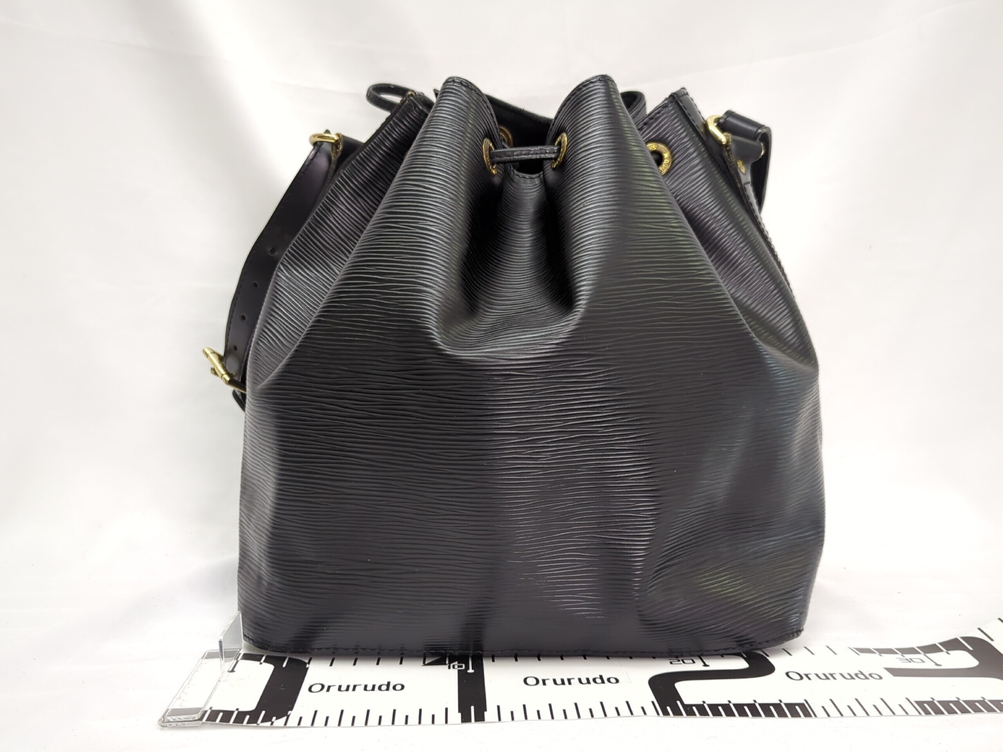 Epi Petit Noé Shoulder Bag — view 2