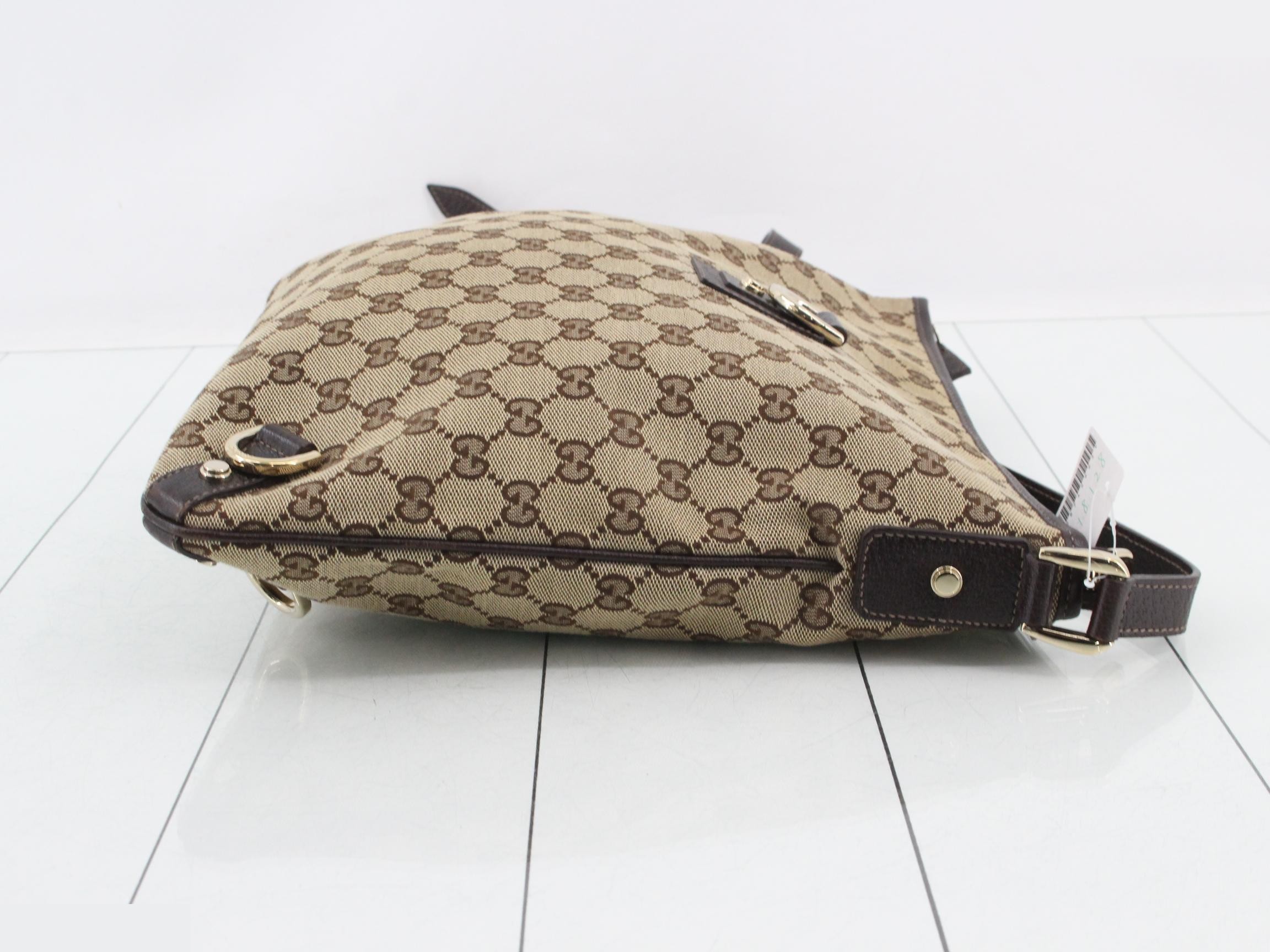 GG Canvas Shoulder Bag — view 3