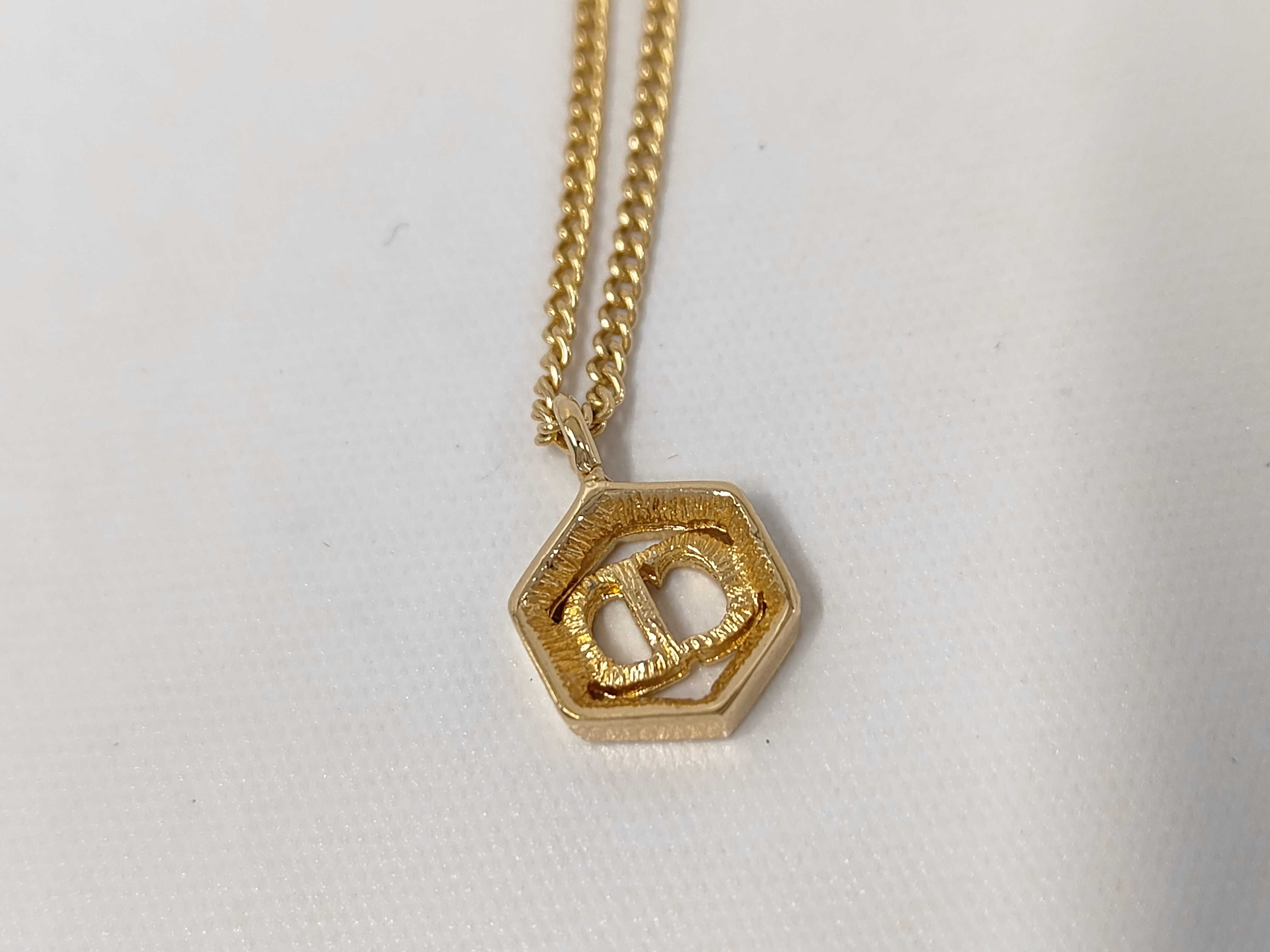 necklace — view 2