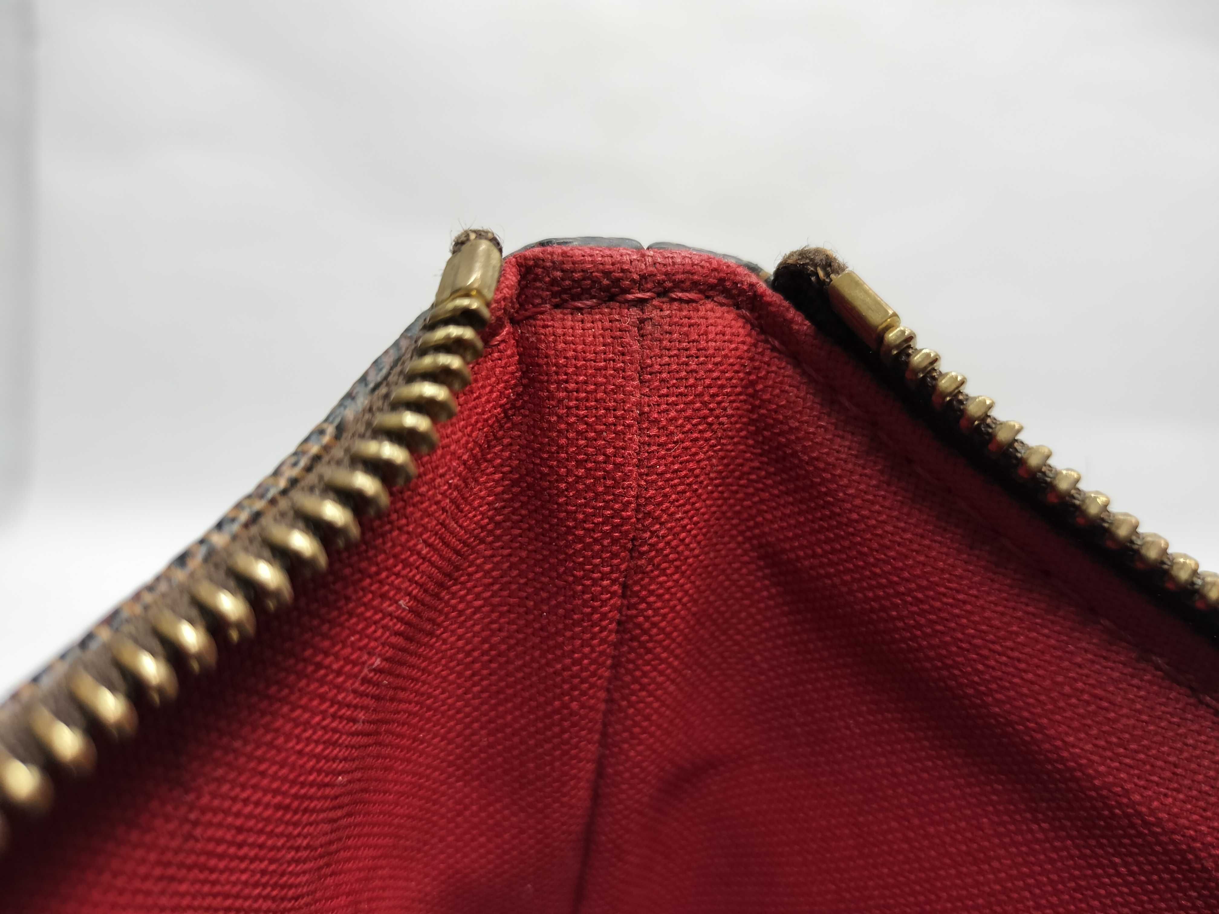 Damier Bloomsbury Shoulder Bag — view 10