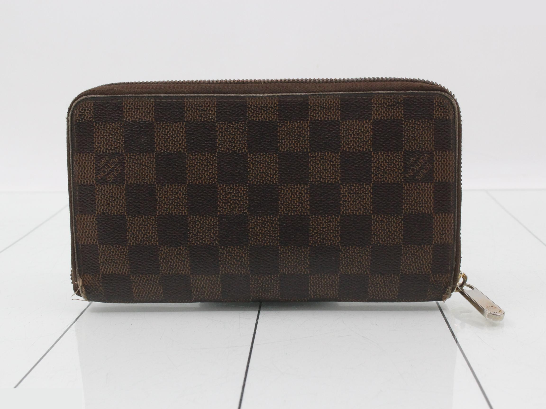 LV Damier Ebene Zippy Wallet Card Case (12 slots) - Zipper malfunction — view 2