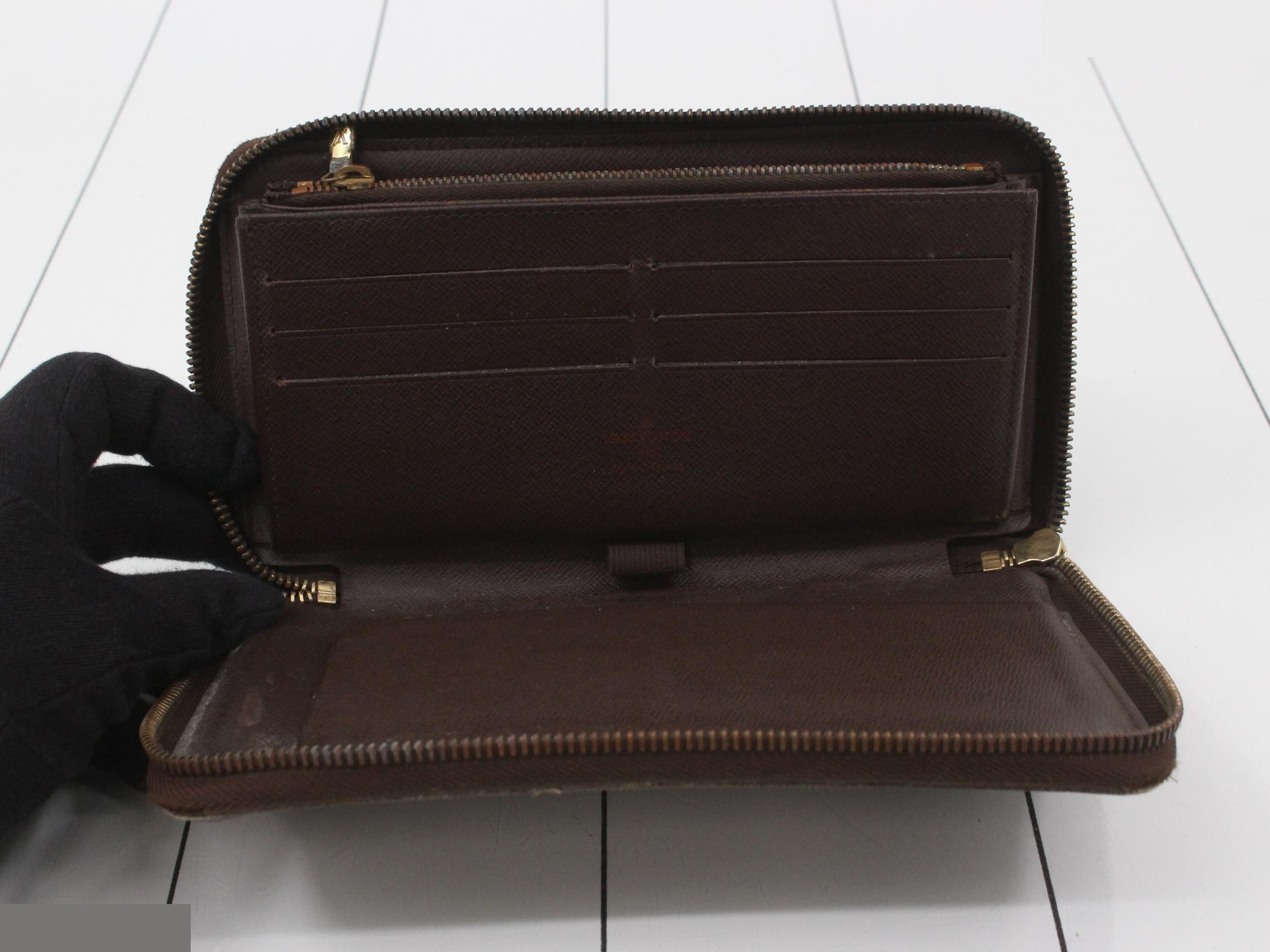 LV Damier Ebene Zippy Wallet Card Case (12 slots) - Zipper malfunction — view 4
