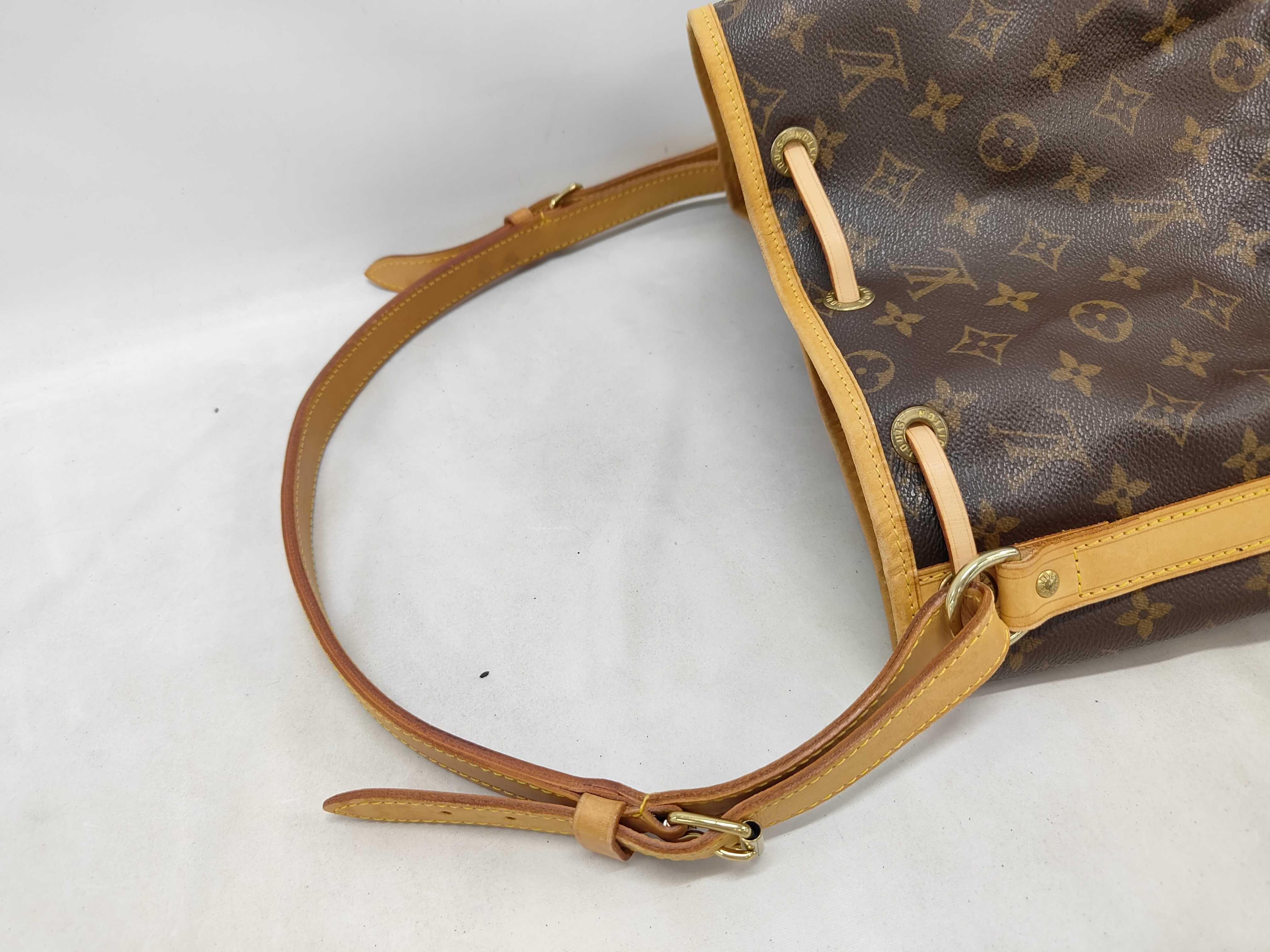 LV Monogram Noé Shoulder Bag — view 5