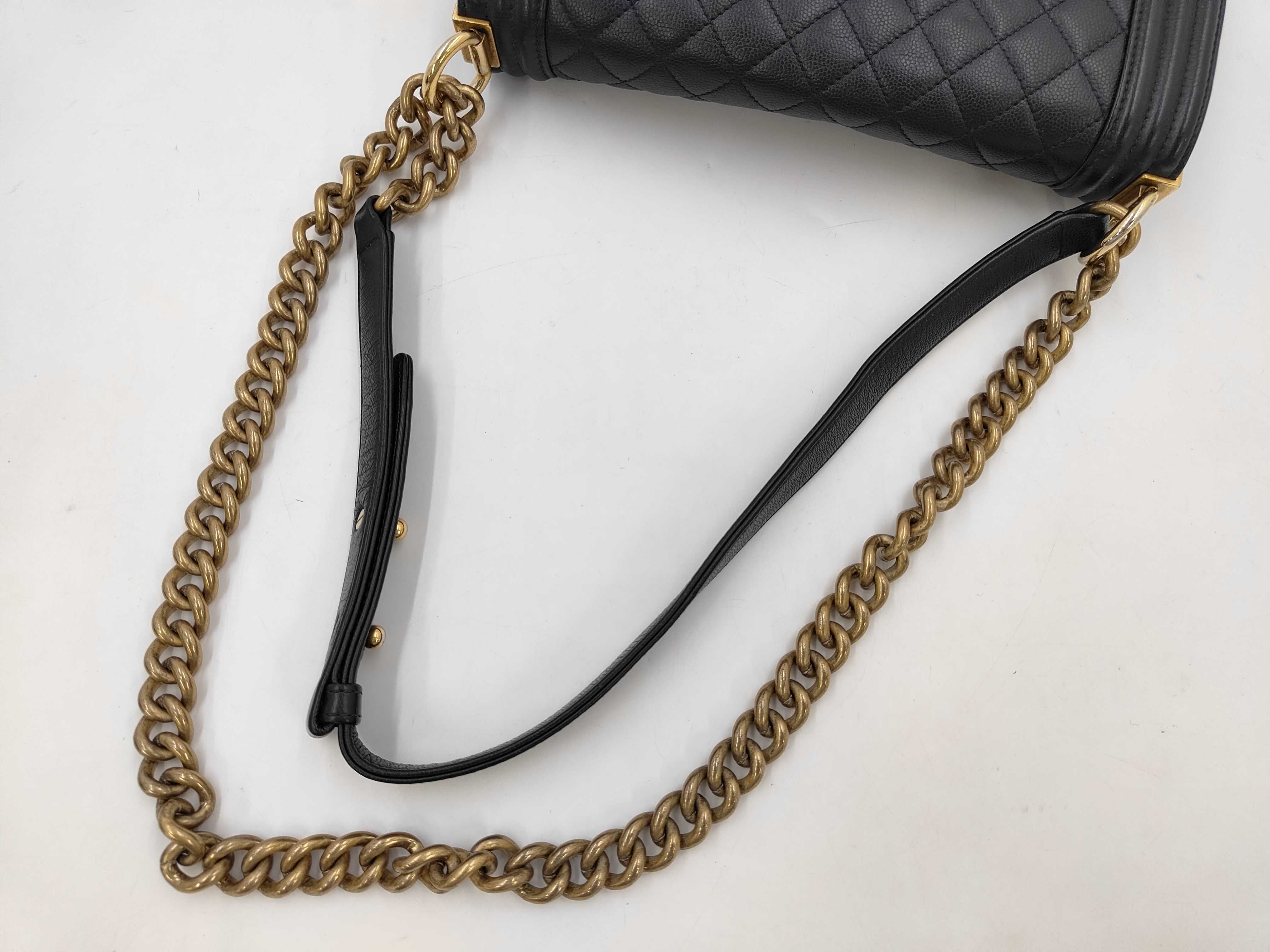 Le Boye Medium Size Chain Bag Shoulder Bag — view 5