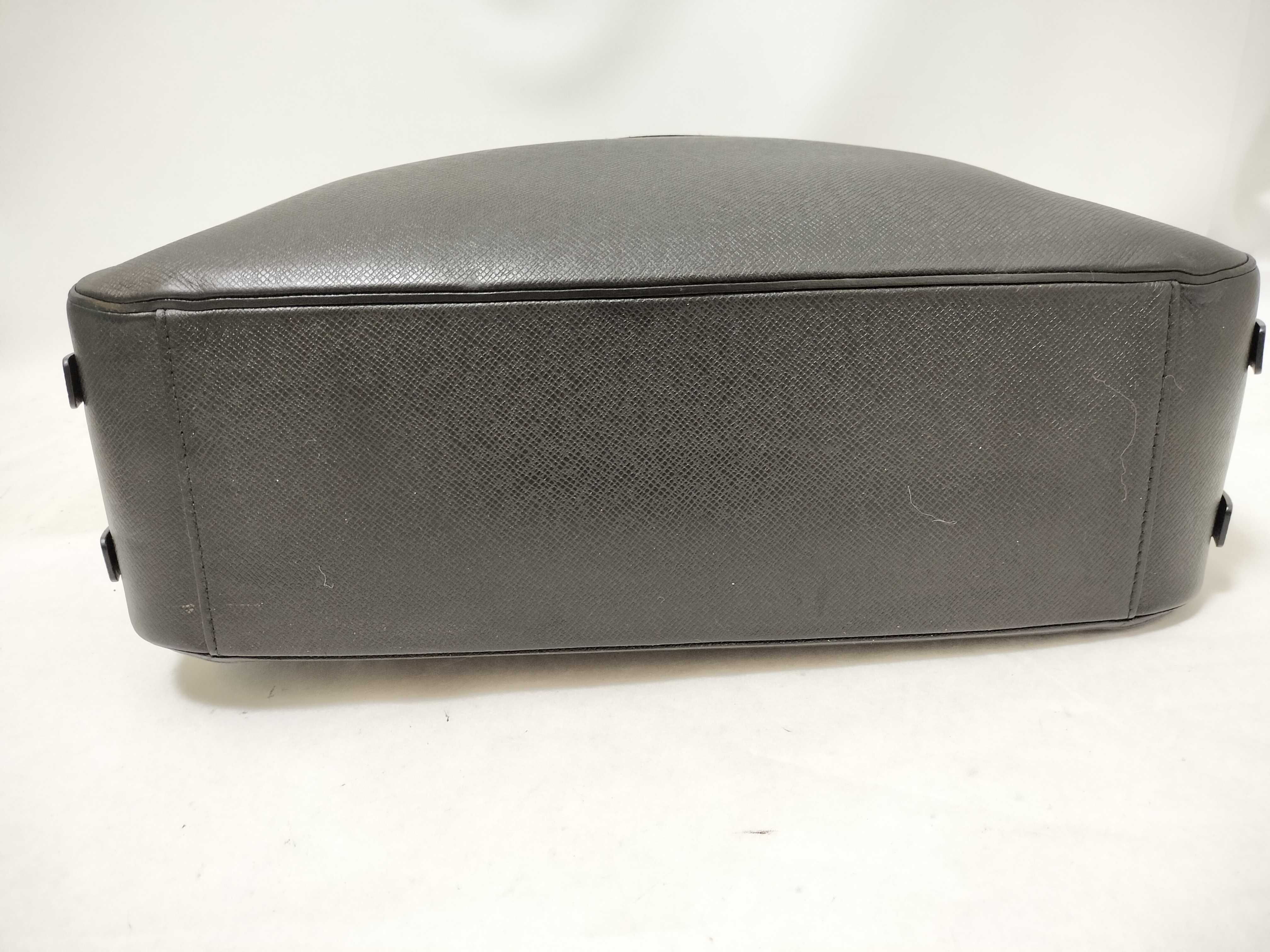 Taiga Neo Alexander 2-way Shoulder Bag — view 9