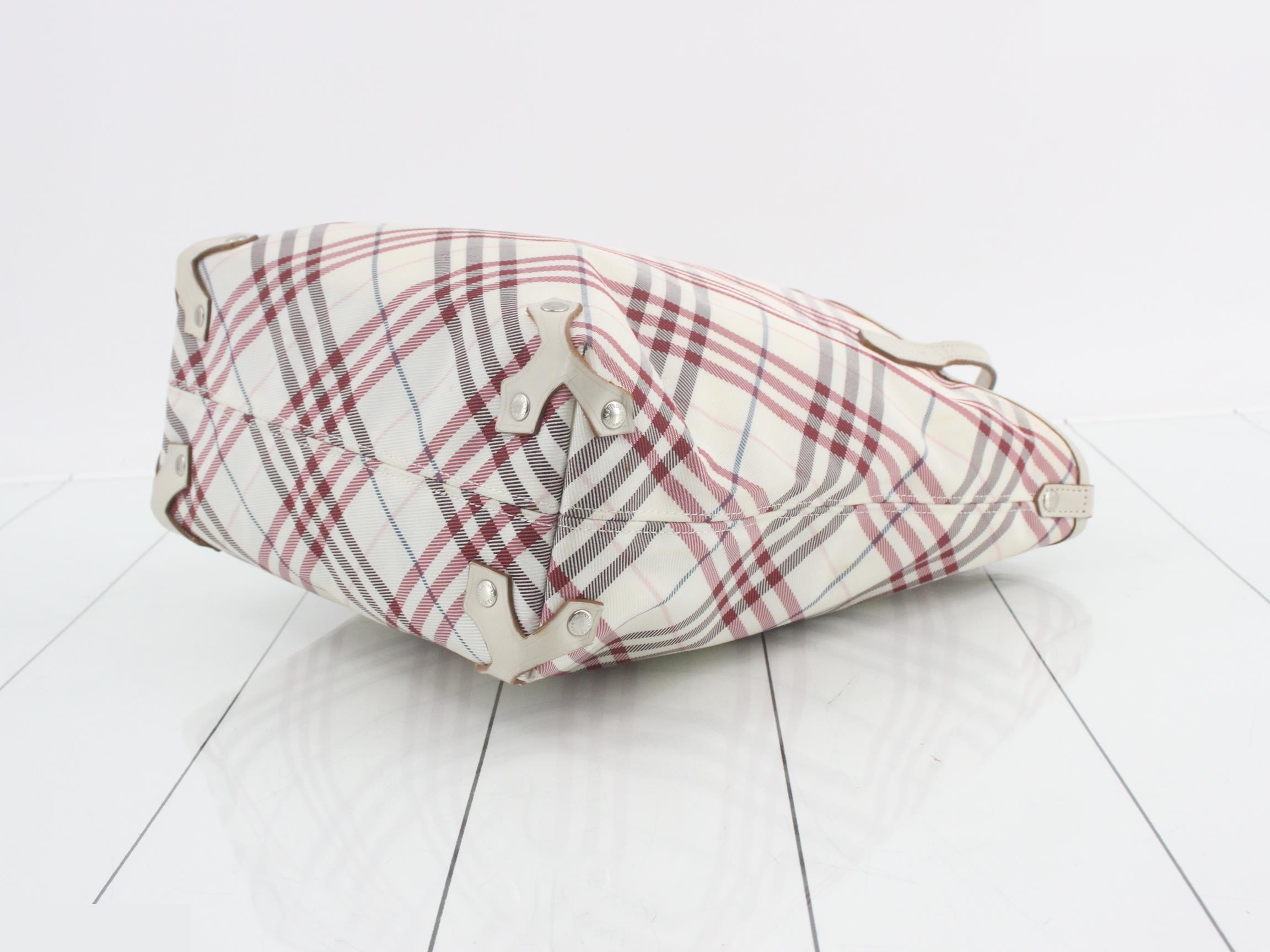 Other lines: Bags & Handbags - White, Red — view 6