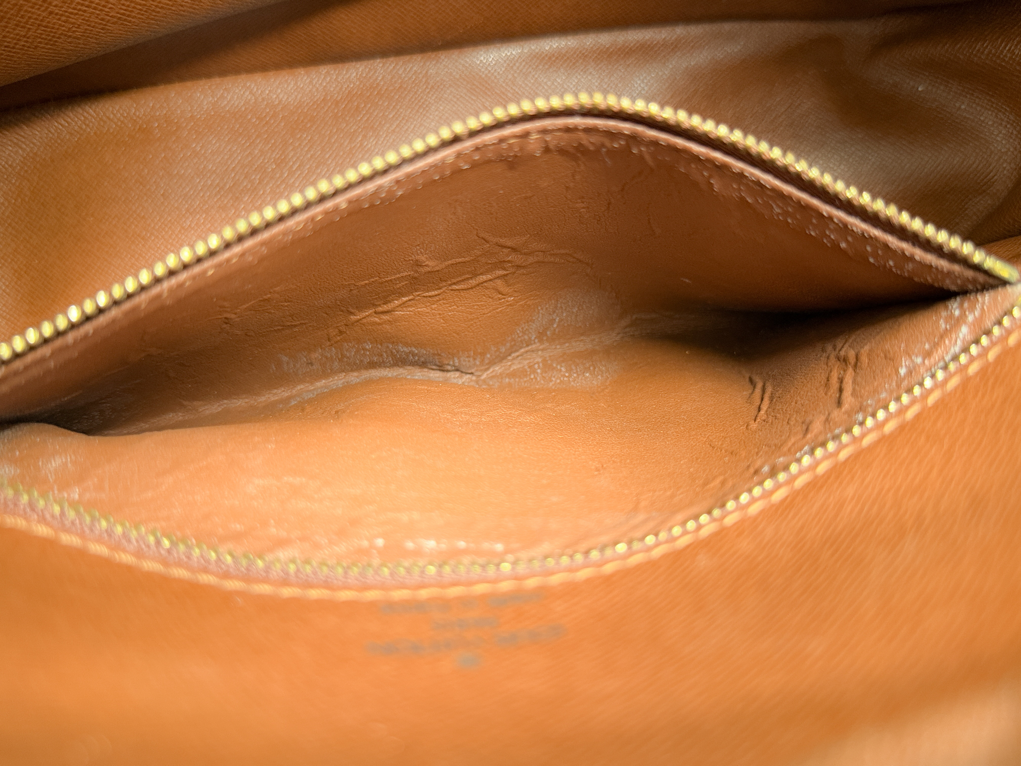 Monogram M51265 Boulogne 30 Shoulder Bag (No stickiness) — view 11