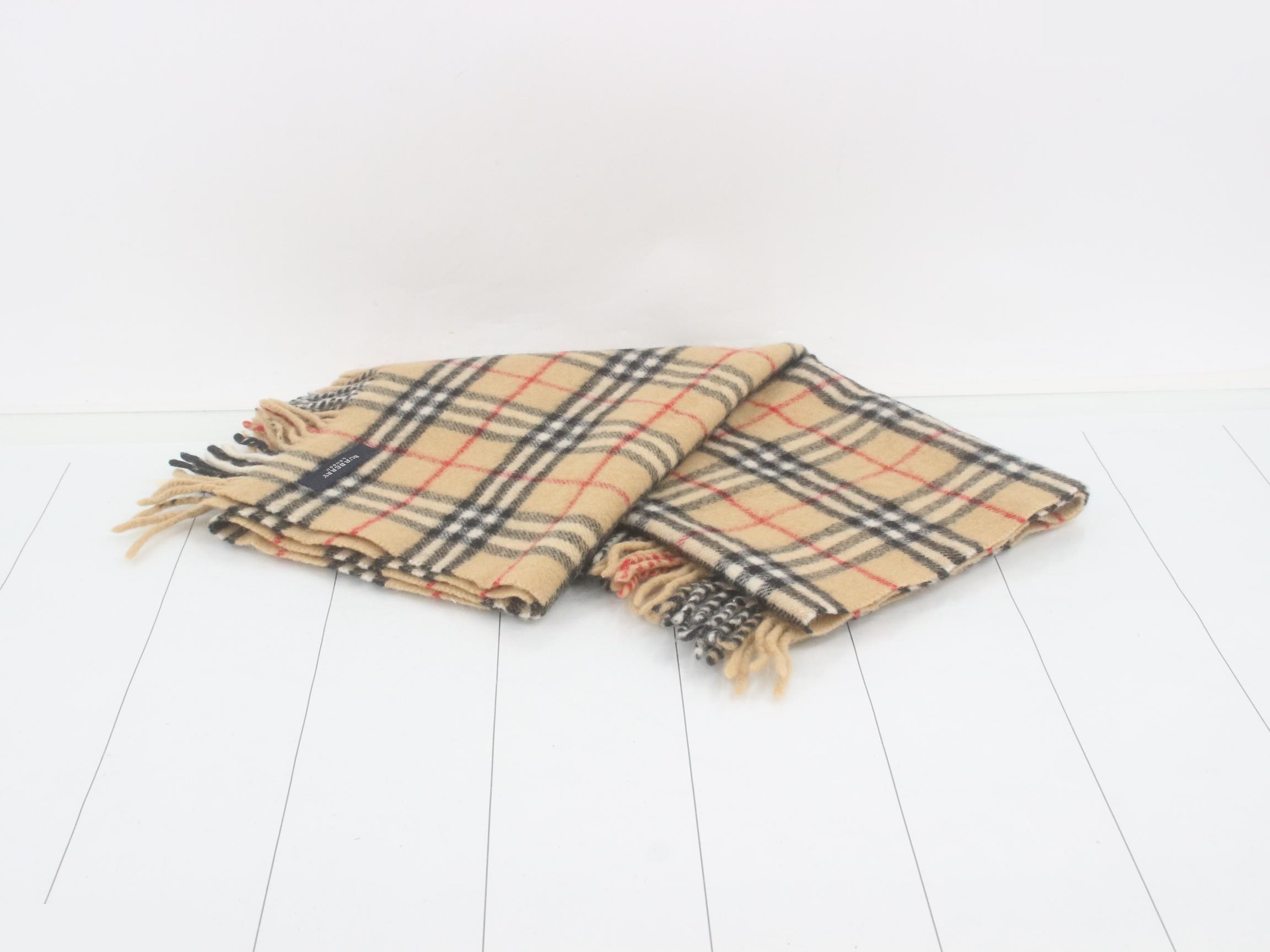 Other items: accessories, shawls (lap blankets) — view 3