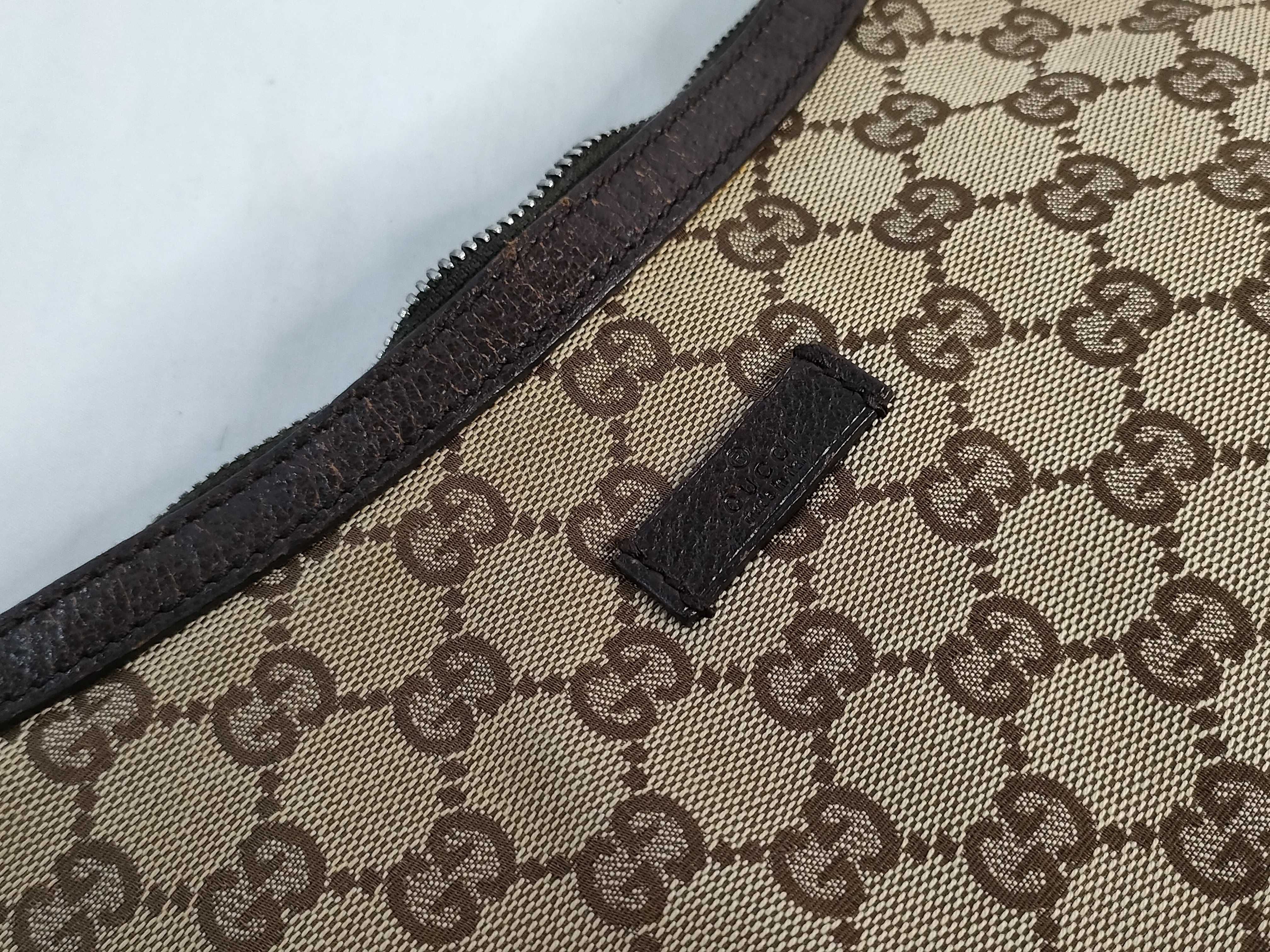 GG Canvas Shoulder Bag — view 15