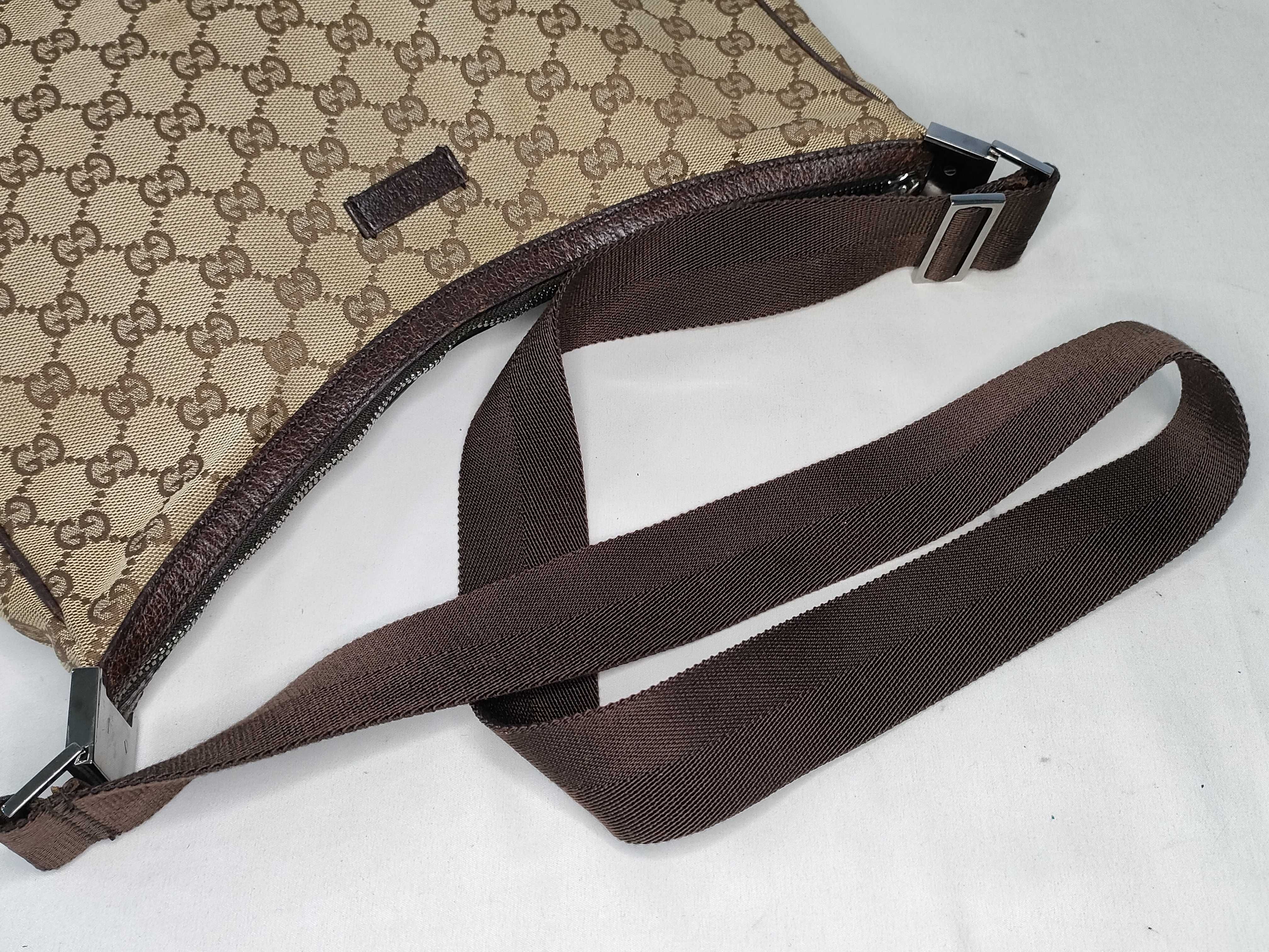 GG Canvas Shoulder Bag — view 3