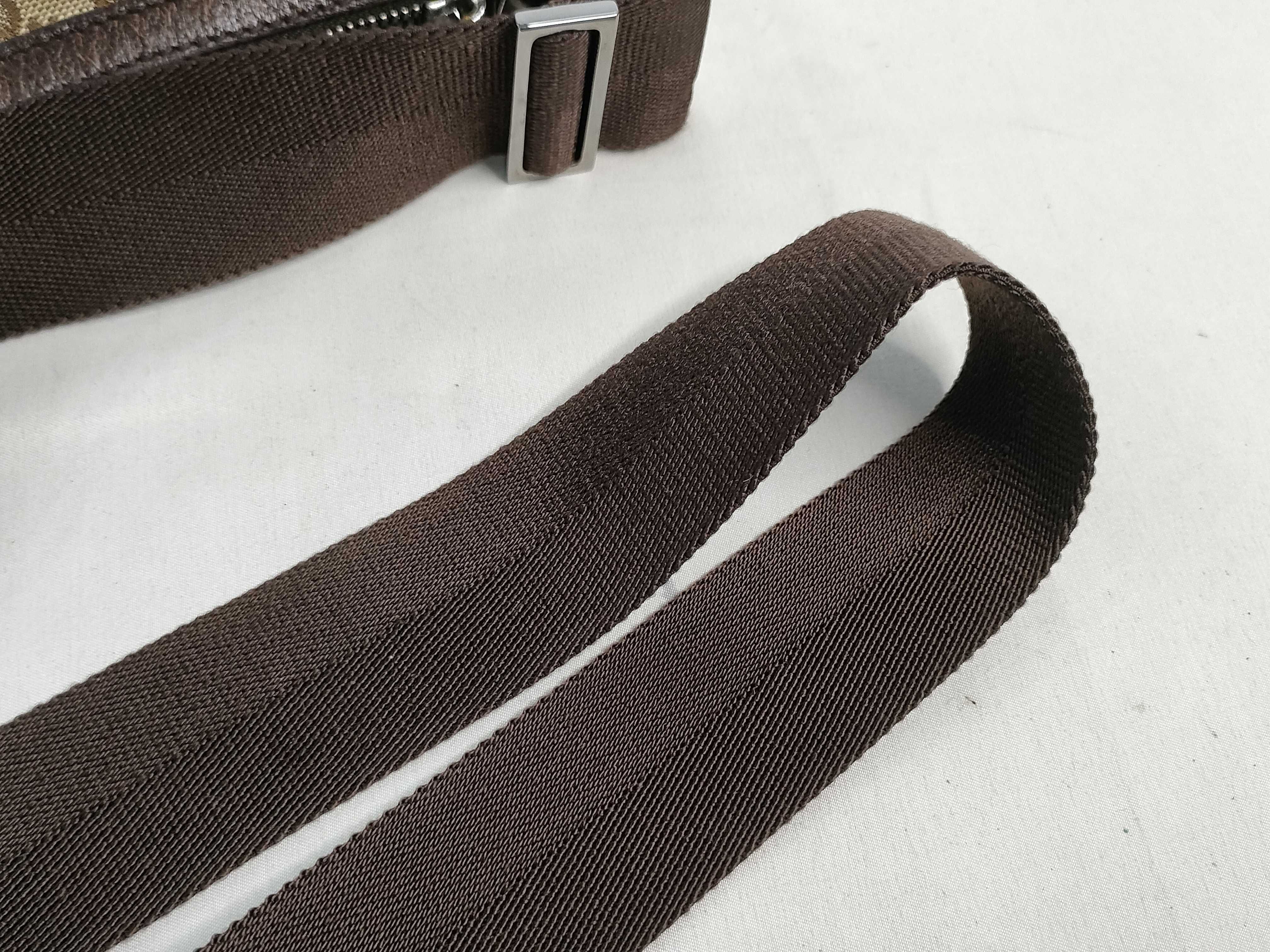 GG Canvas Shoulder Bag — view 4