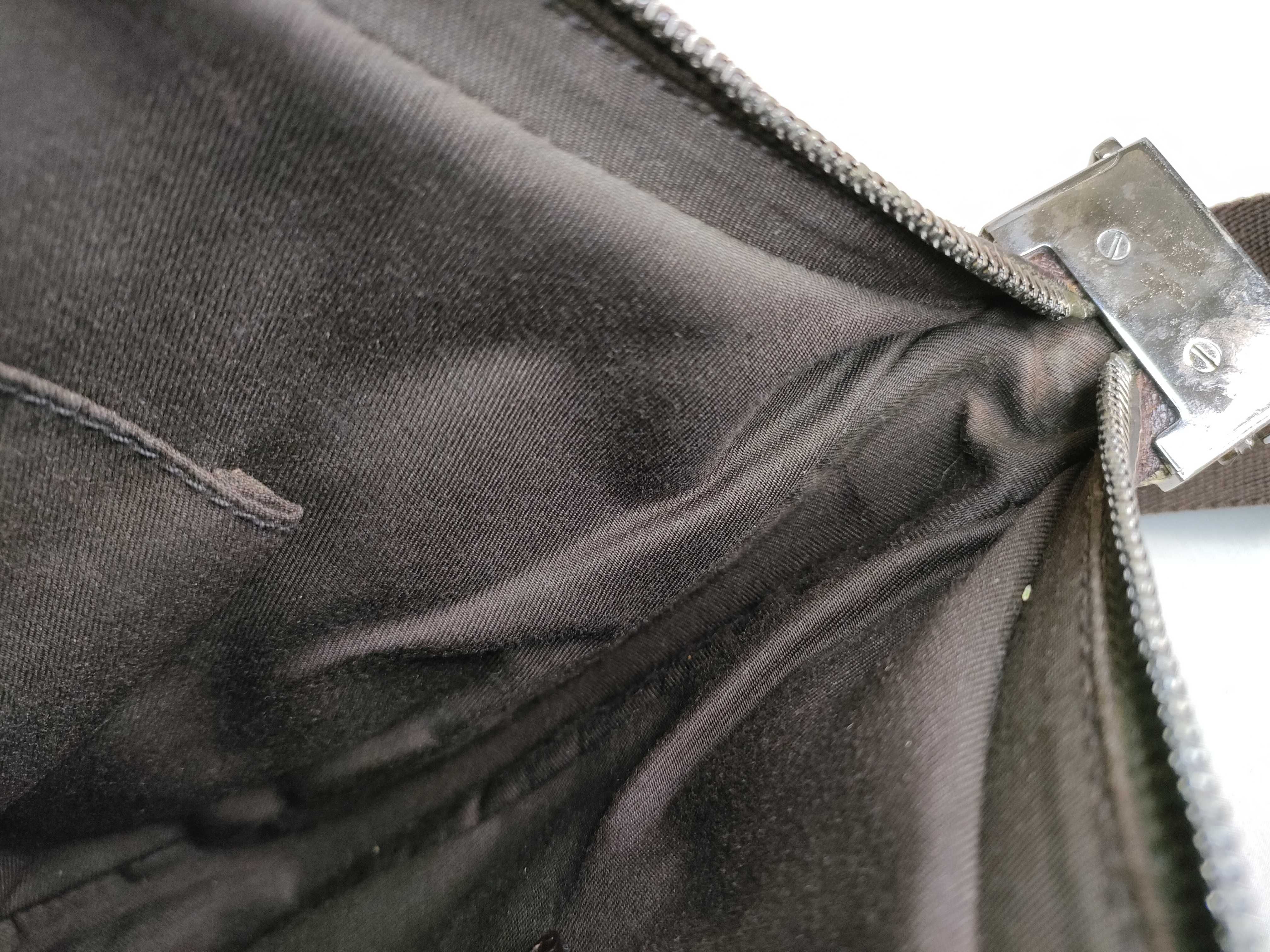 GG Canvas Shoulder Bag — view 9