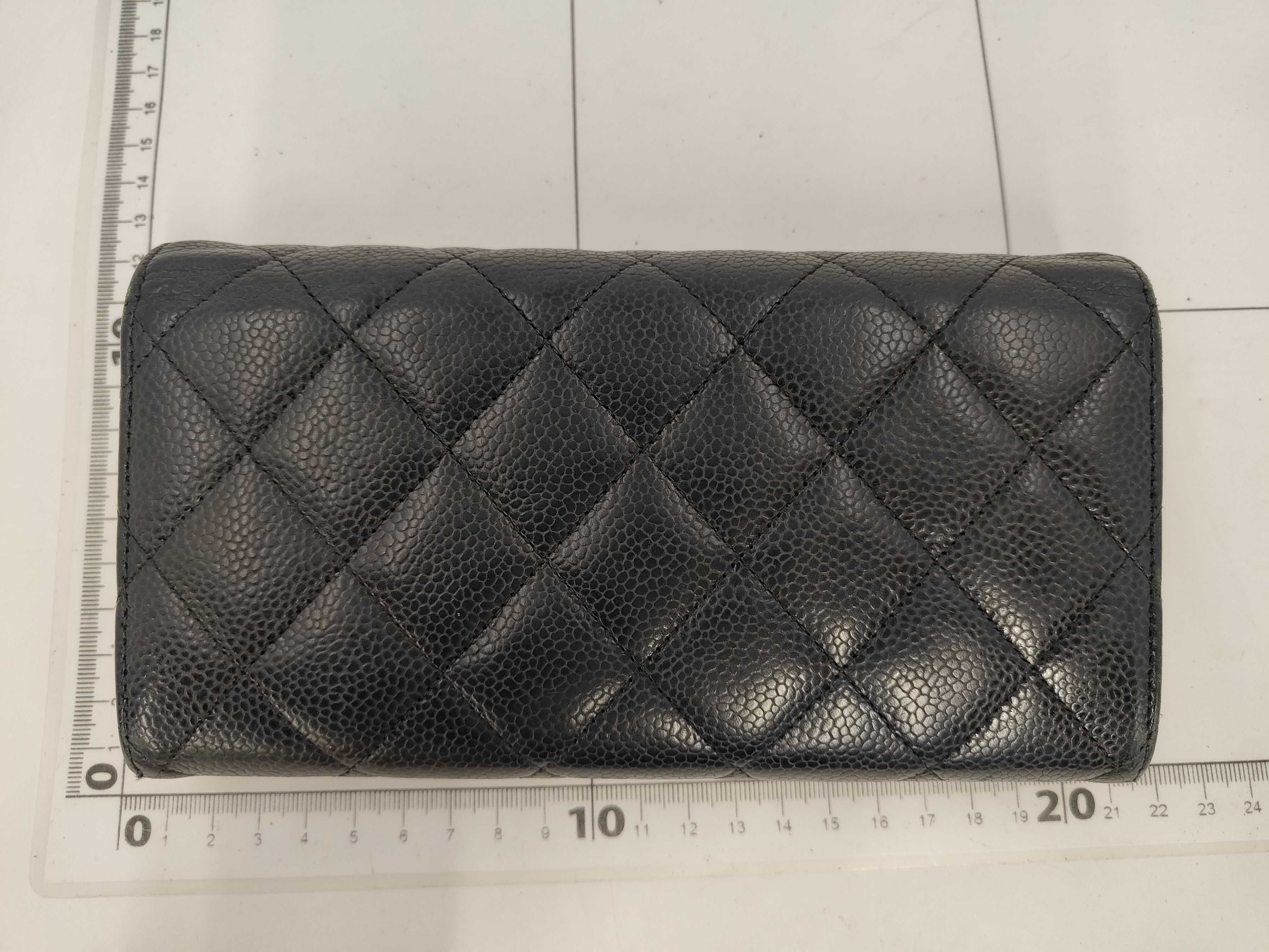 Caviar Skin Coco Classic Small Wallet — view 2
