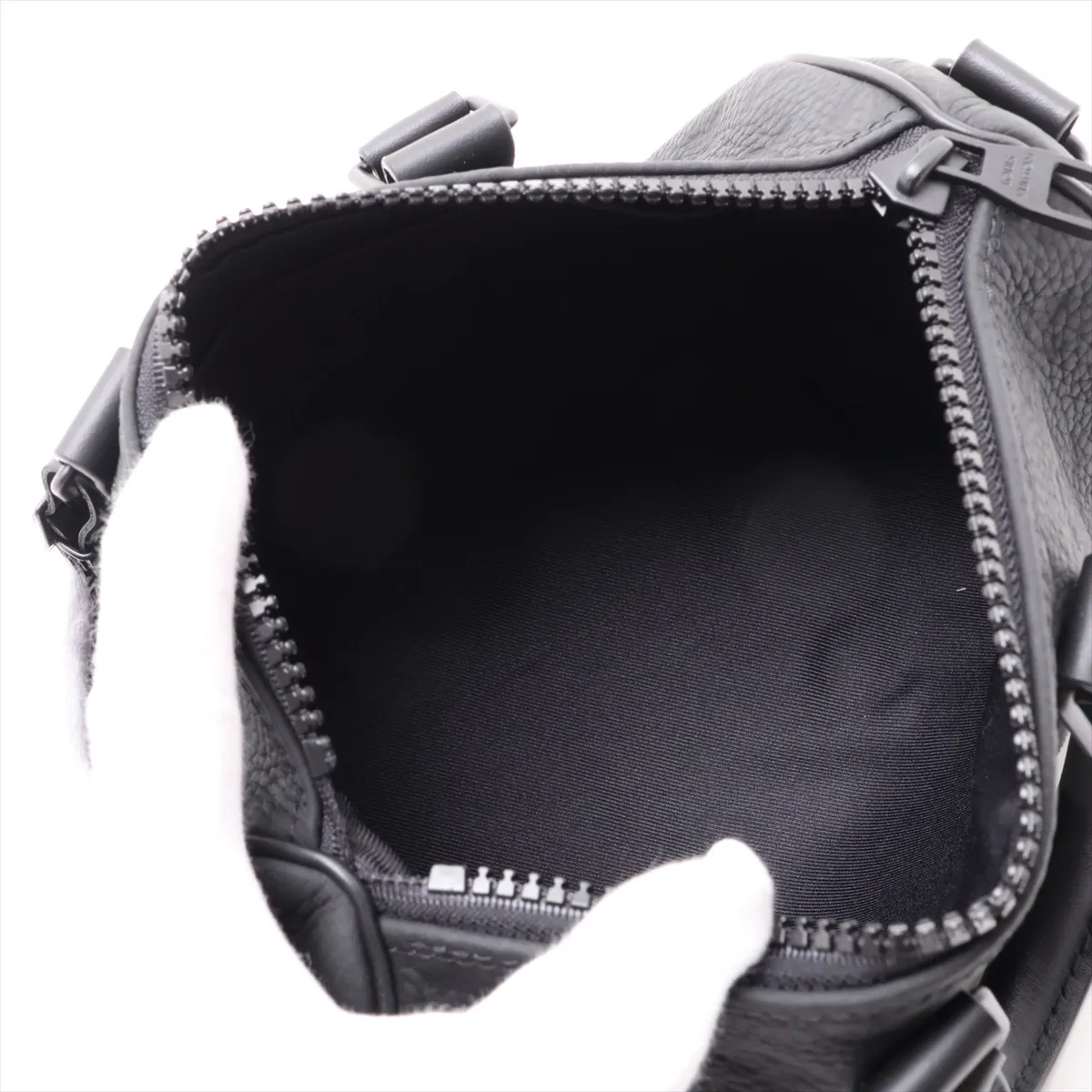 Taurillon Monogram Keepall Bandoulière 25 M20900 Black (RFID detected) — view 8