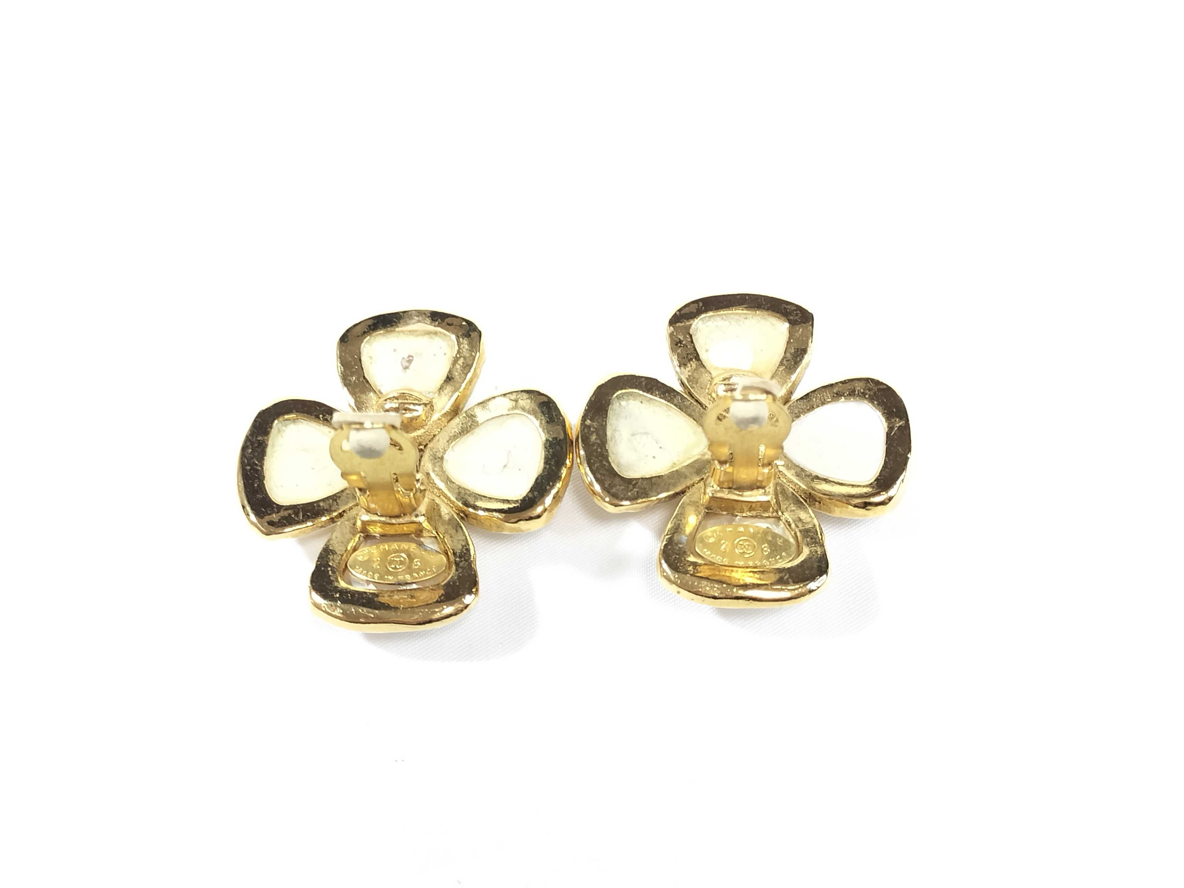 Clover Pearl Earrings 2 6 Other Accessories — view 2