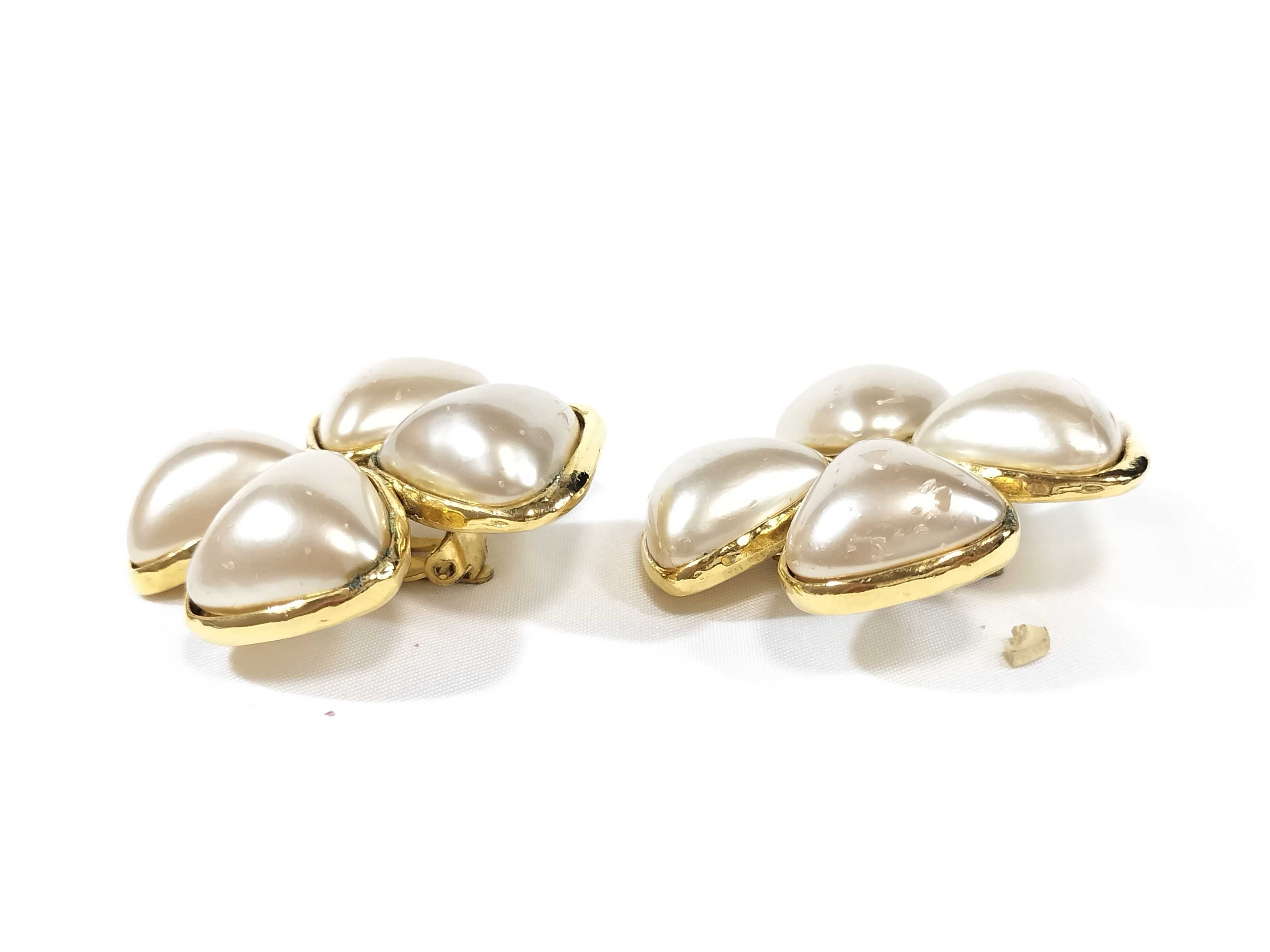 Clover Pearl Earrings 2 6 Other Accessories — view 3