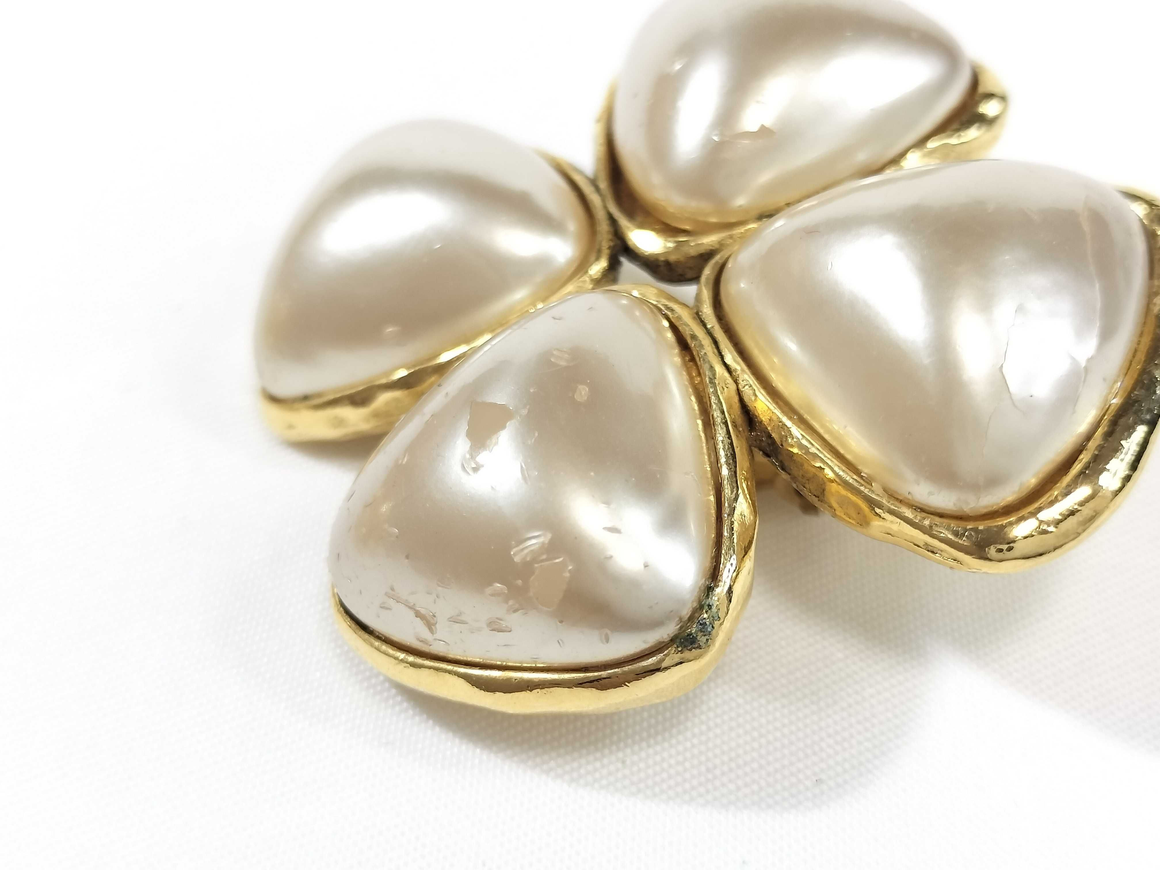 Clover Pearl Earrings 2 6 Other Accessories — view 10