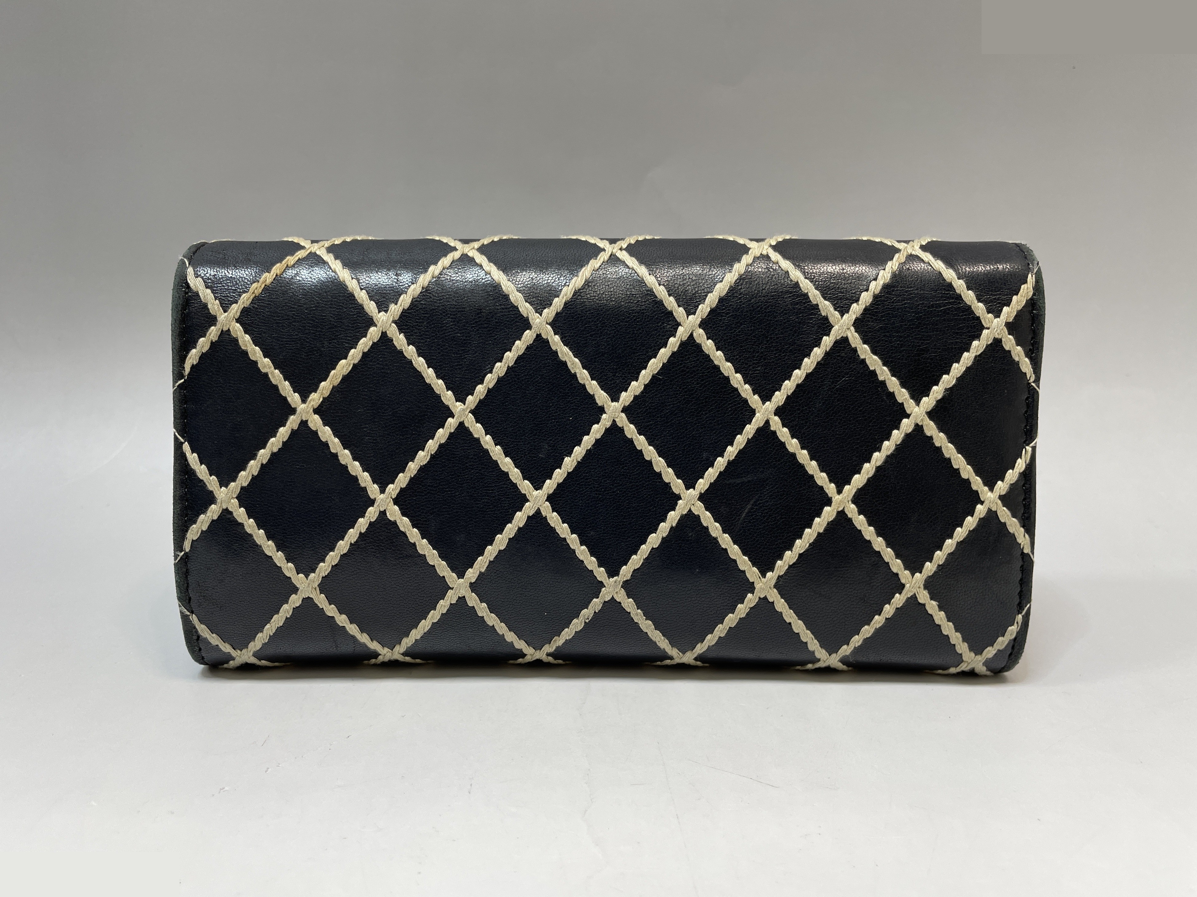 Wild Stitch Genuine Leather Bi-fold Long Wallet, Black, Series 20 — view 3