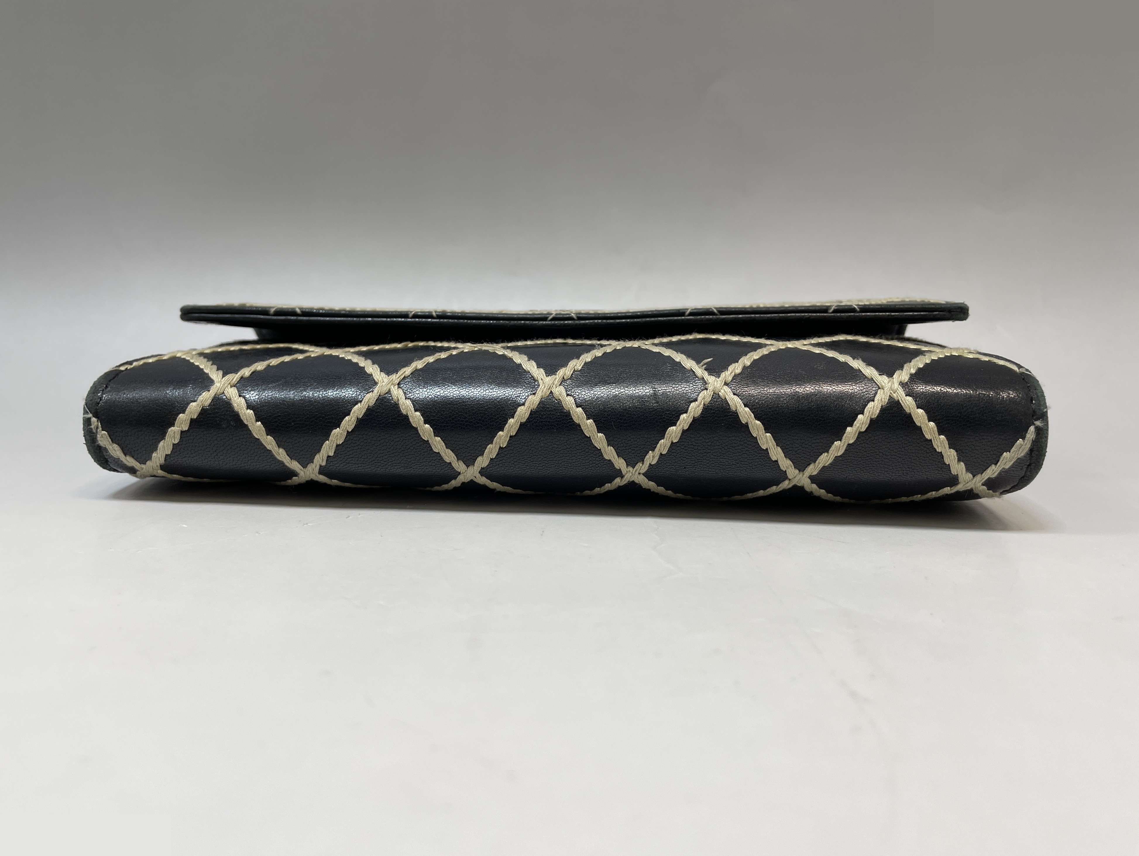 Wild Stitch Genuine Leather Bi-fold Long Wallet, Black, Series 20 — view 7