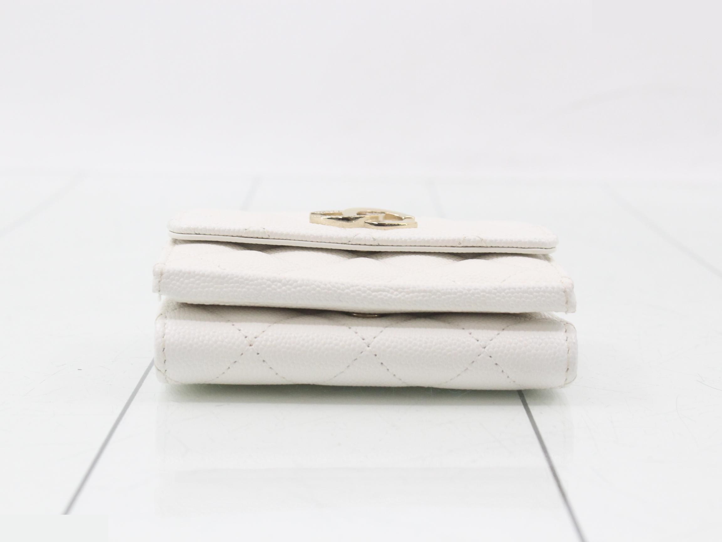 Caviar leather Coco Mark Matelassé wallet — view 3