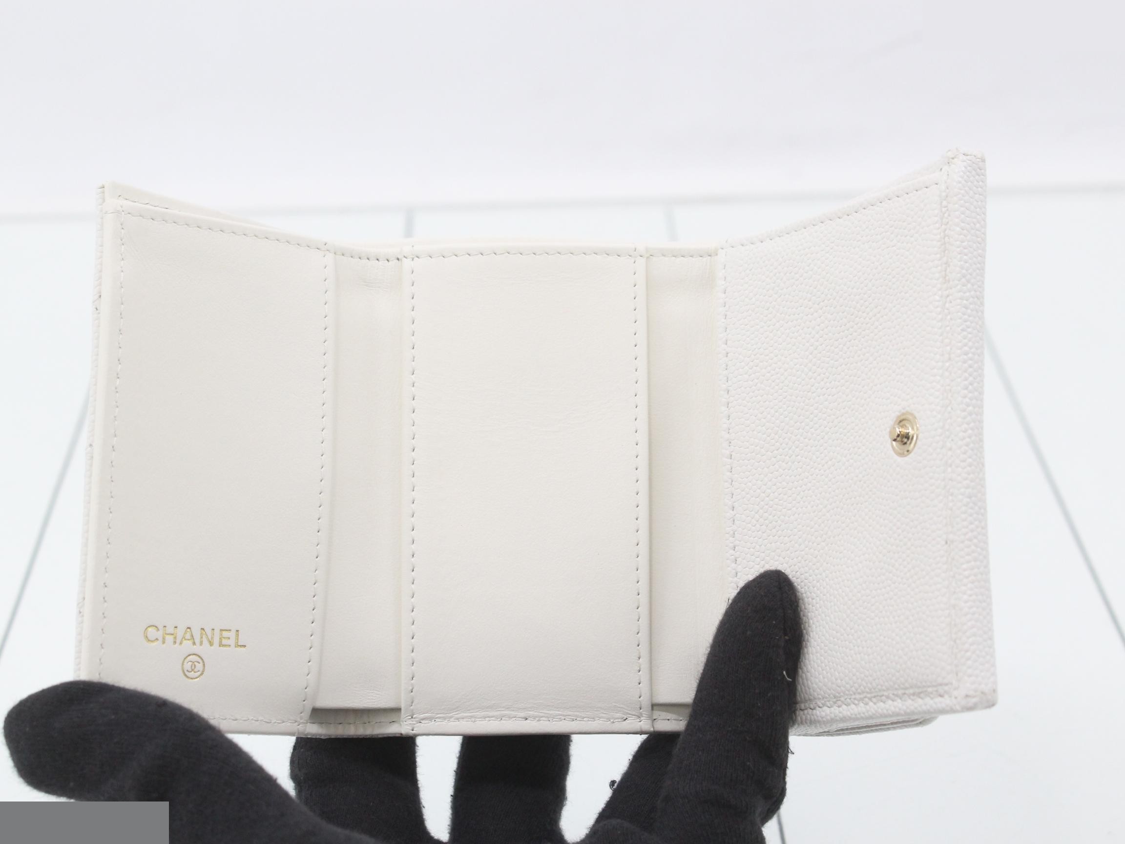 Caviar leather Coco Mark Matelassé wallet — view 4