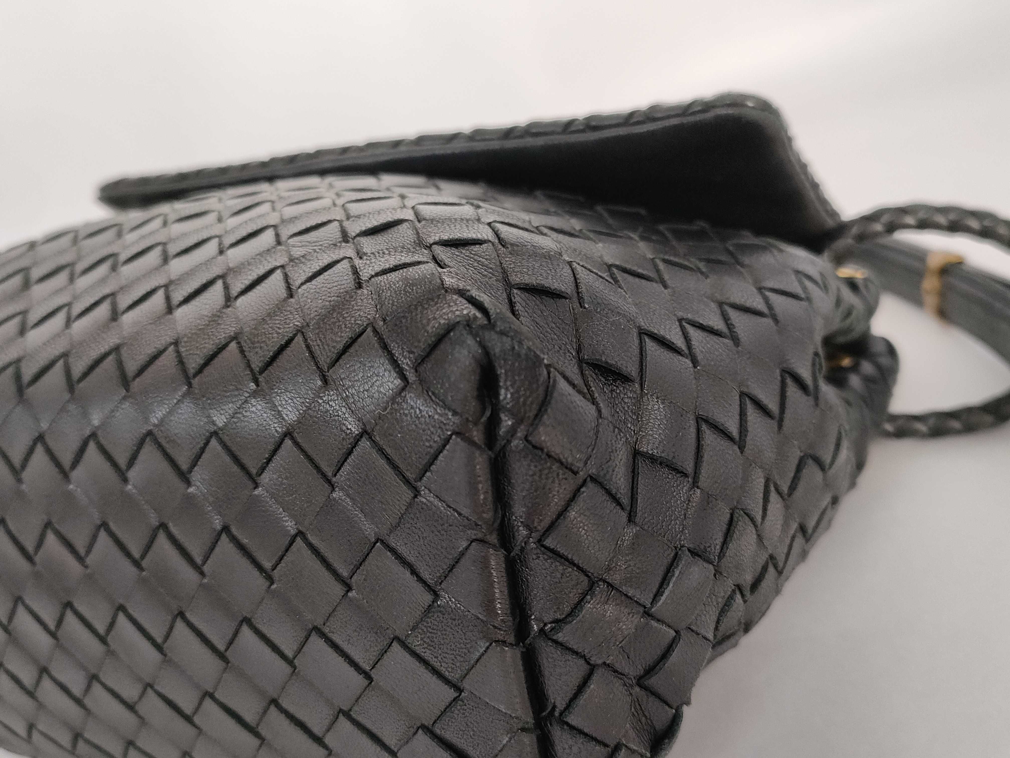 Intrecciato Bottega Veneta Handbag Intrecciato Black Leather Handbag — view 6