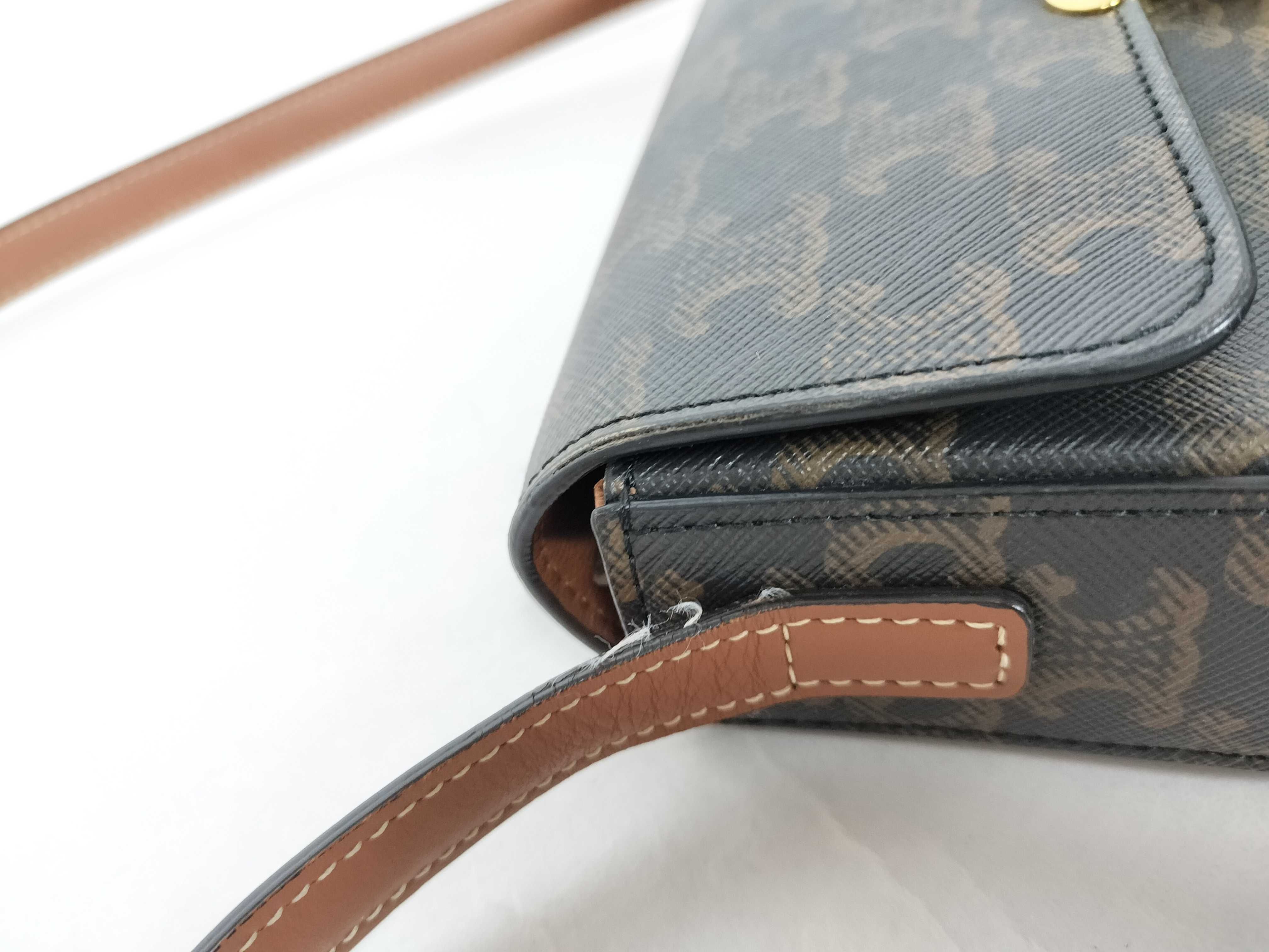 Claude Triomphe Gold Shoulder Bag — view 5
