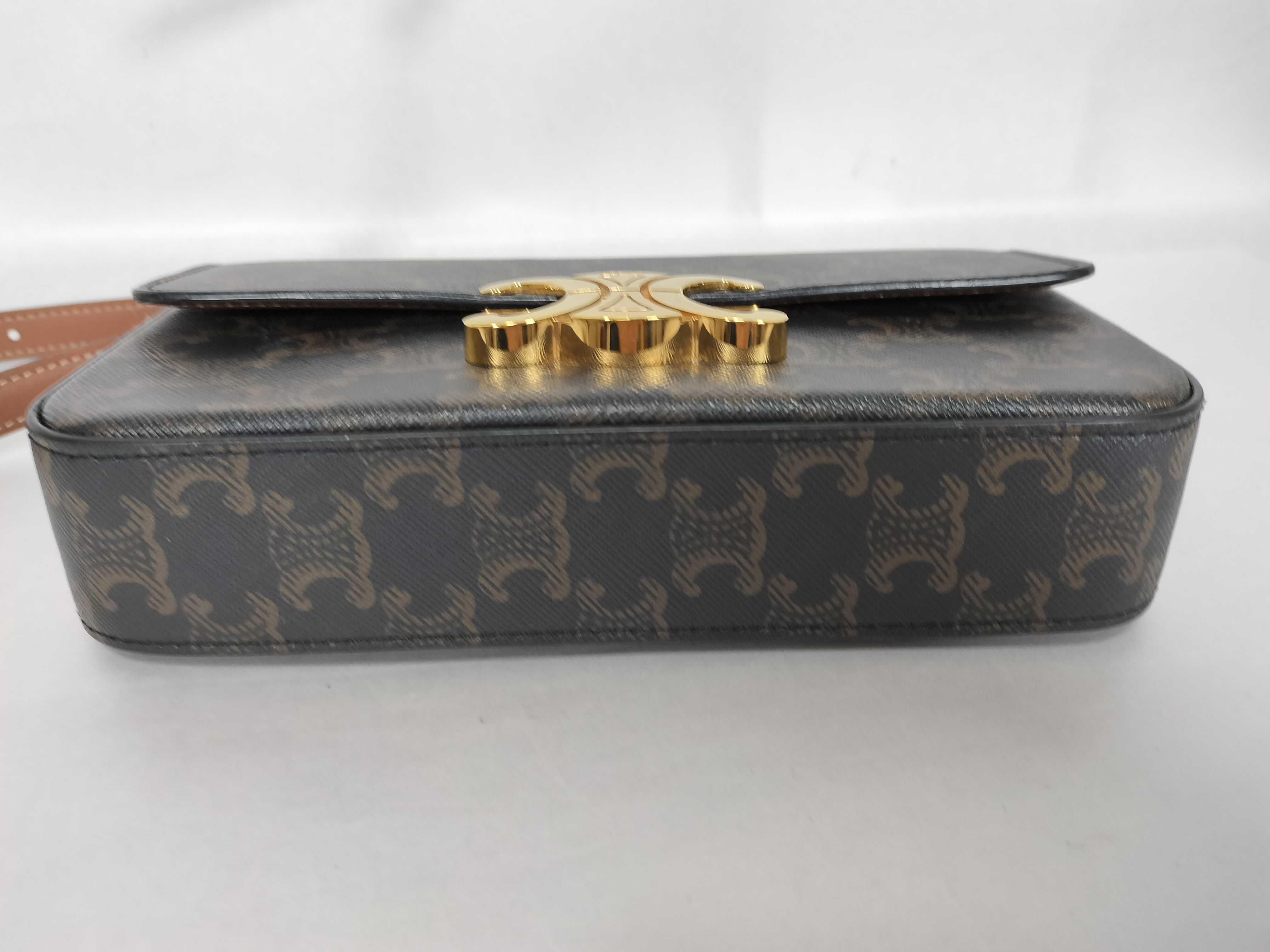 Claude Triomphe Gold Shoulder Bag — view 7