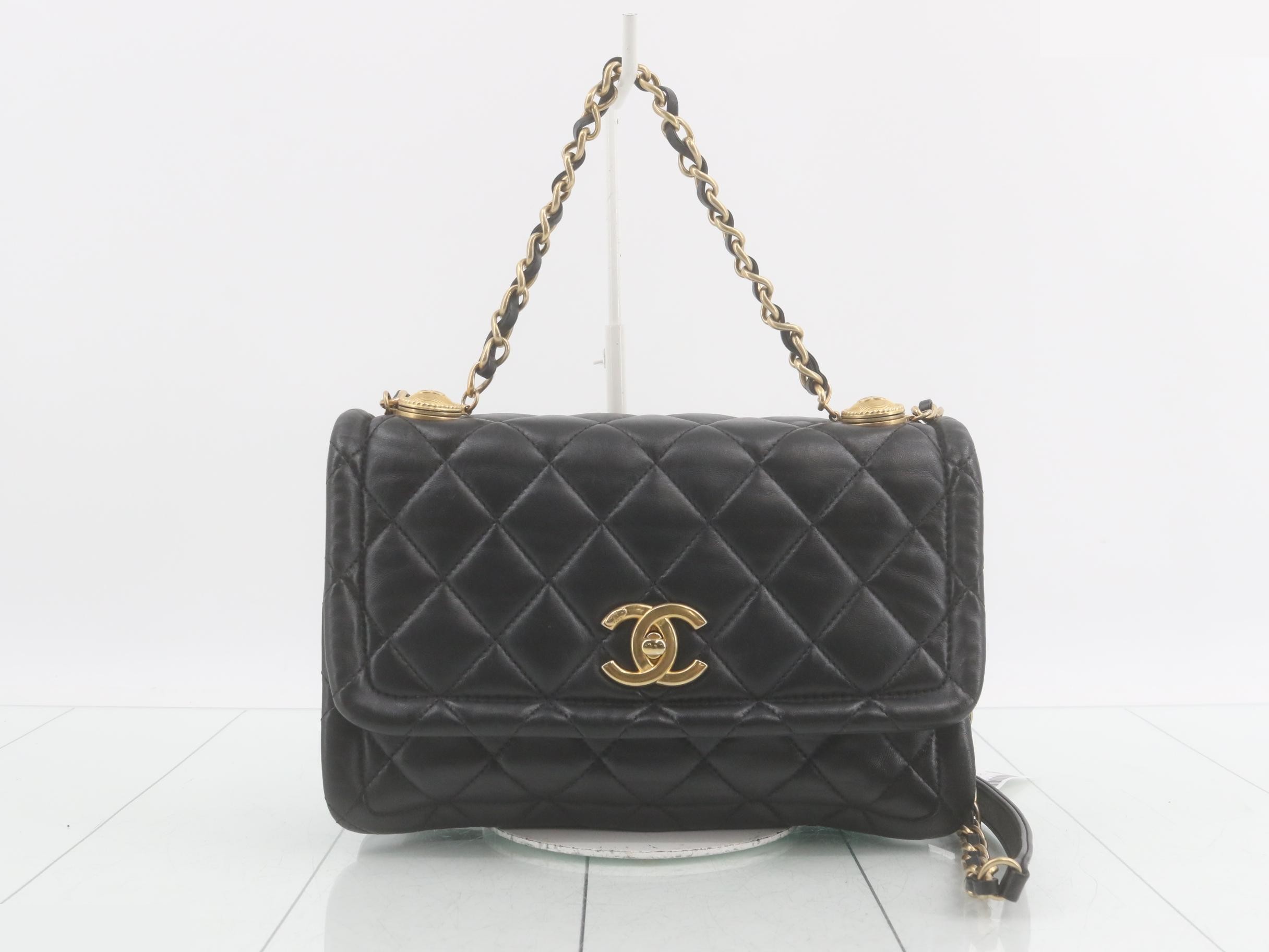 Lambskin, Gold hardware, 2-way handbag