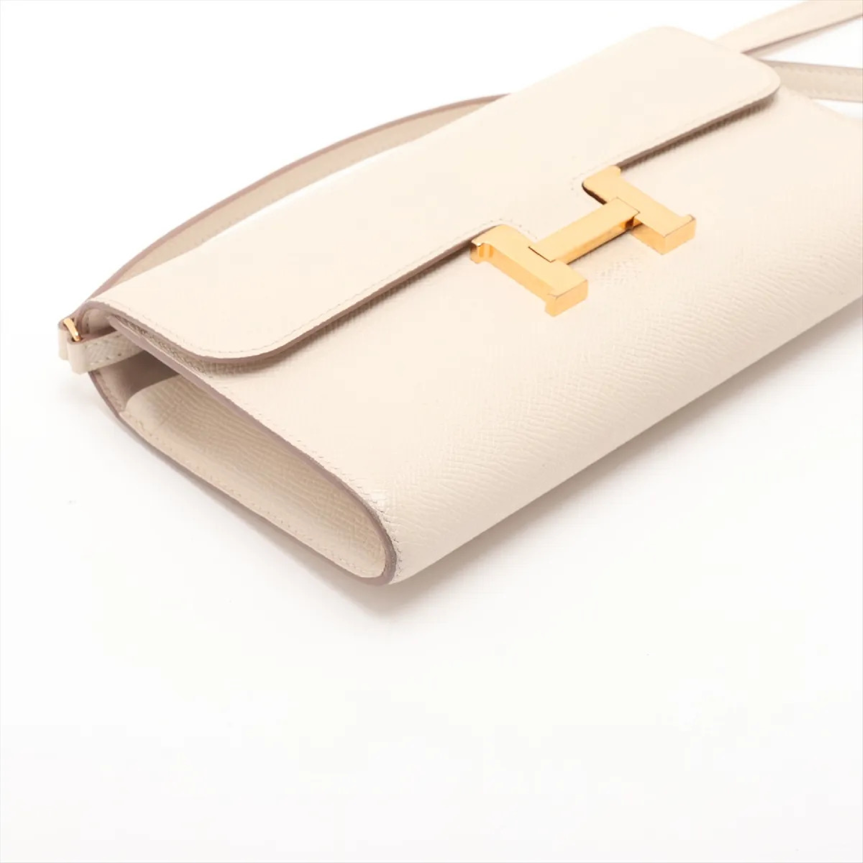 Constance Long To Go, Veau Epsom leather, Nata finish, gold hardware, B: 2023 model, with box and dust bag. Shoulder bag. — view 4
