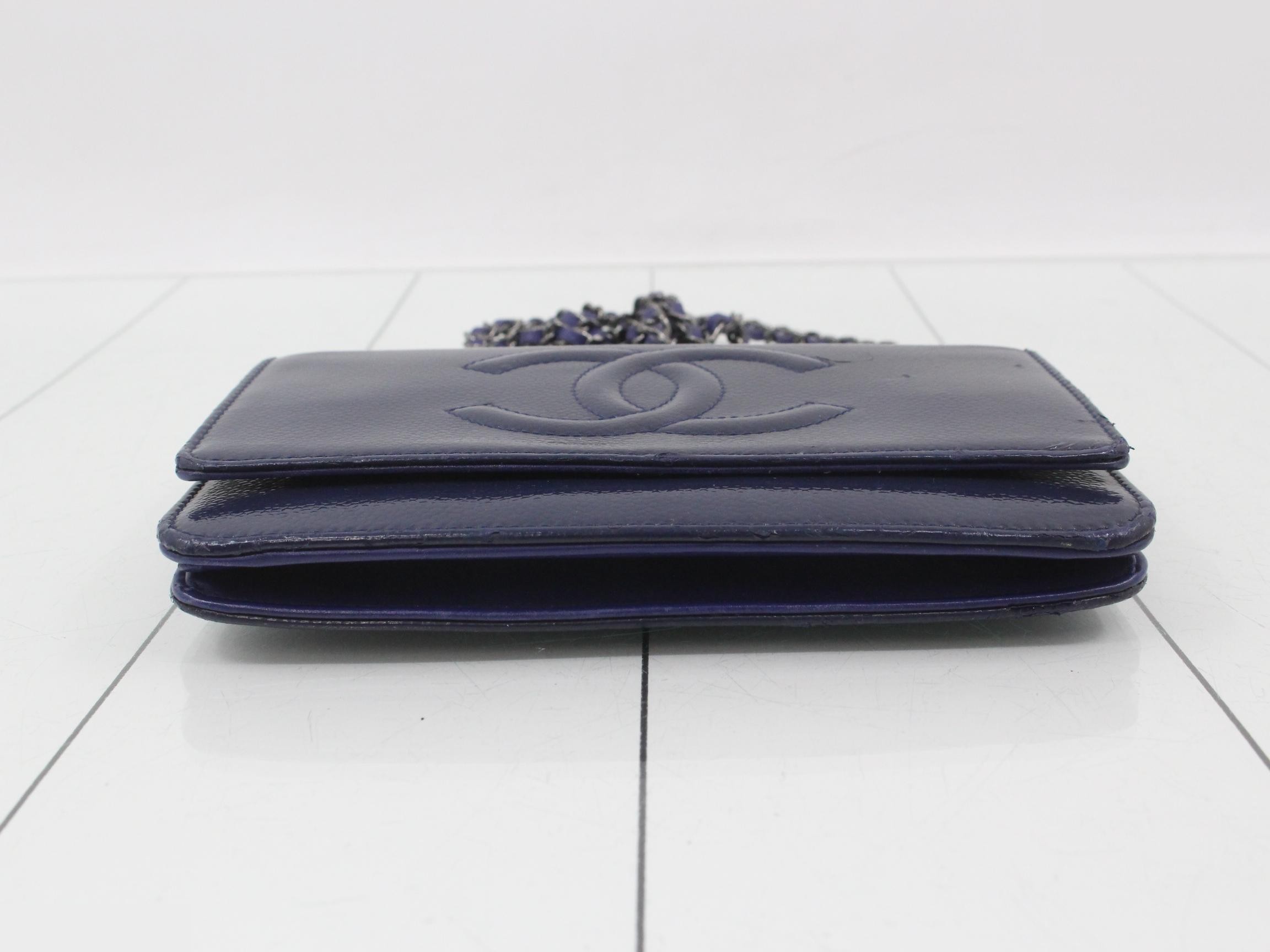 Enamel Coco Mark Chain Wallet — view 3
