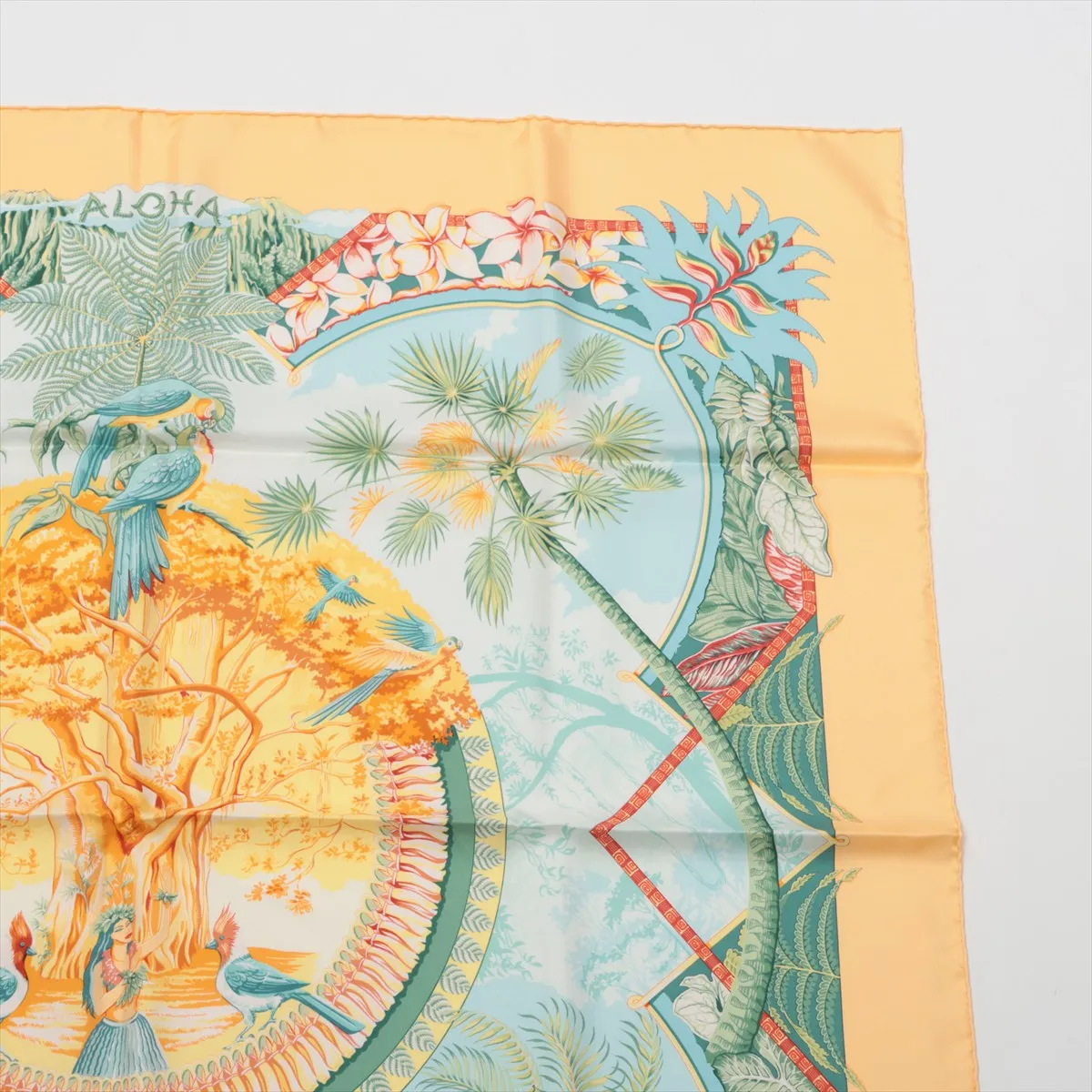 Carre 90 ALOHA Scarf Silk Yellow — view 3