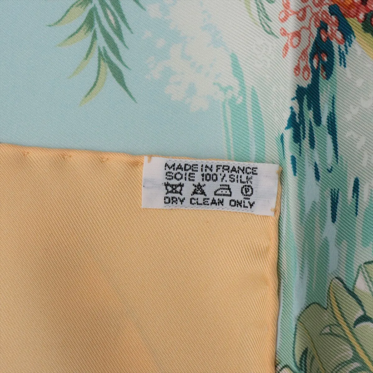 Carre 90 ALOHA Scarf Silk Yellow — view 6